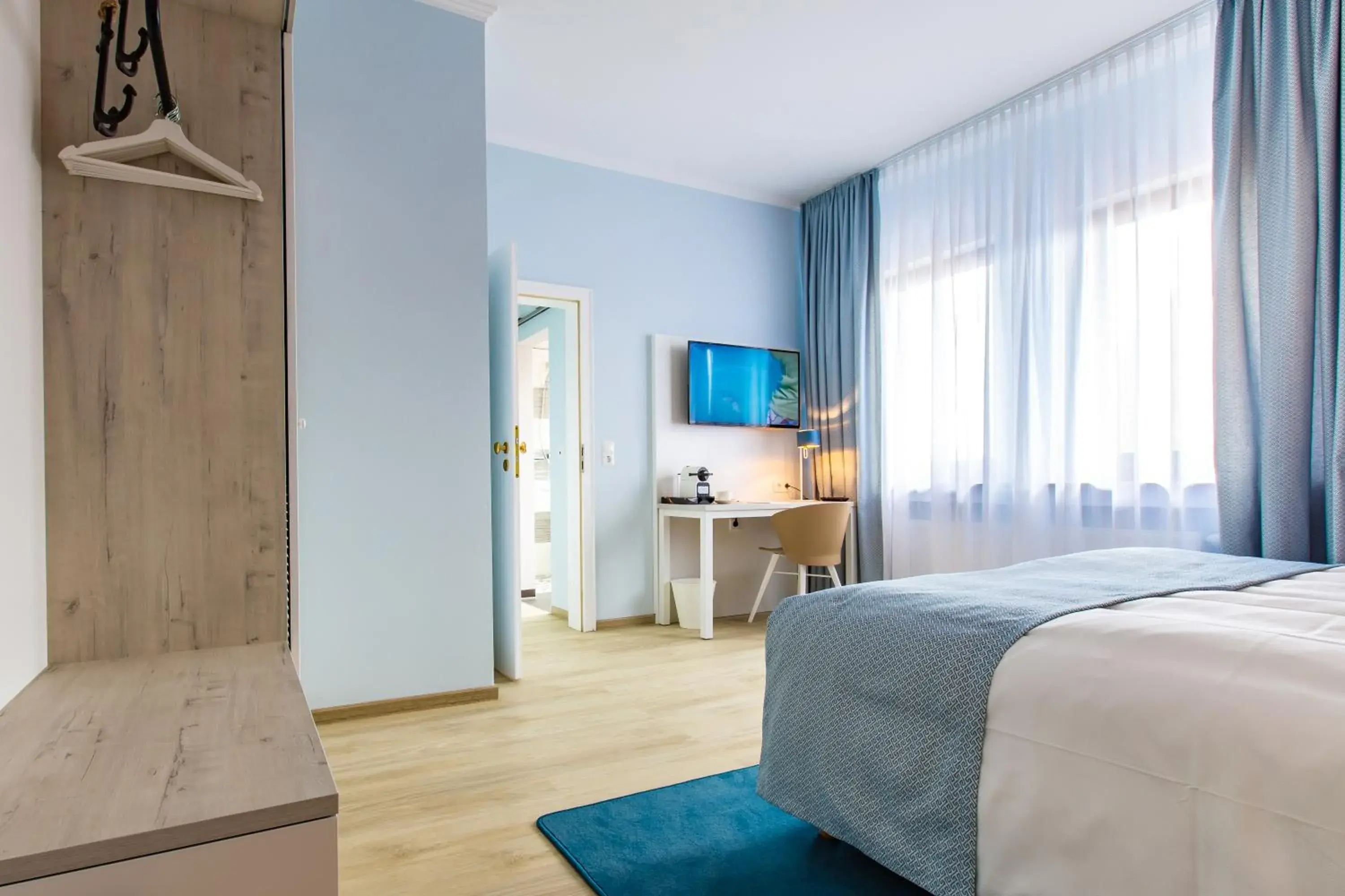 Deluxe Double Room in Stratmanns Haus am See Deluxe Double Room in Stratmanns Haus am See