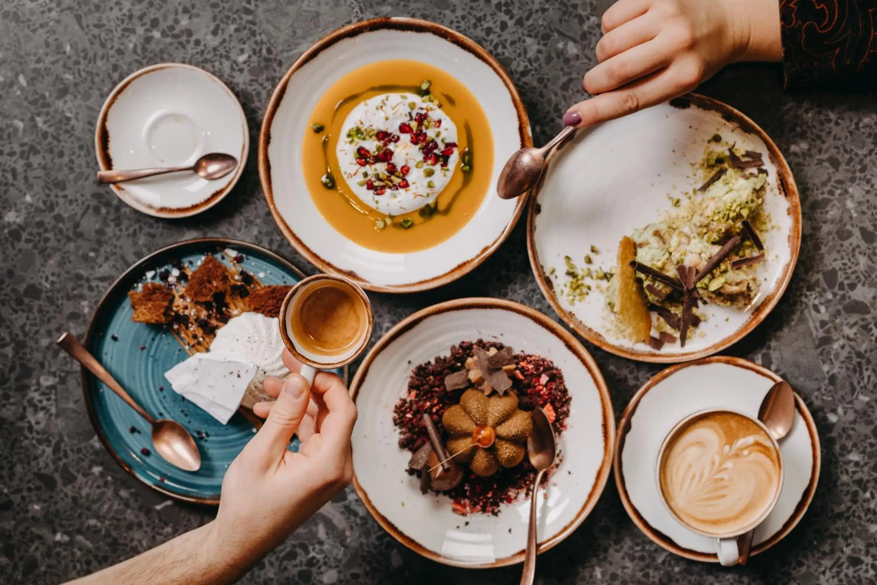 Restaurant/places to eat in OREA Place Seno Restaurant/places to eat in OREA Place Seno