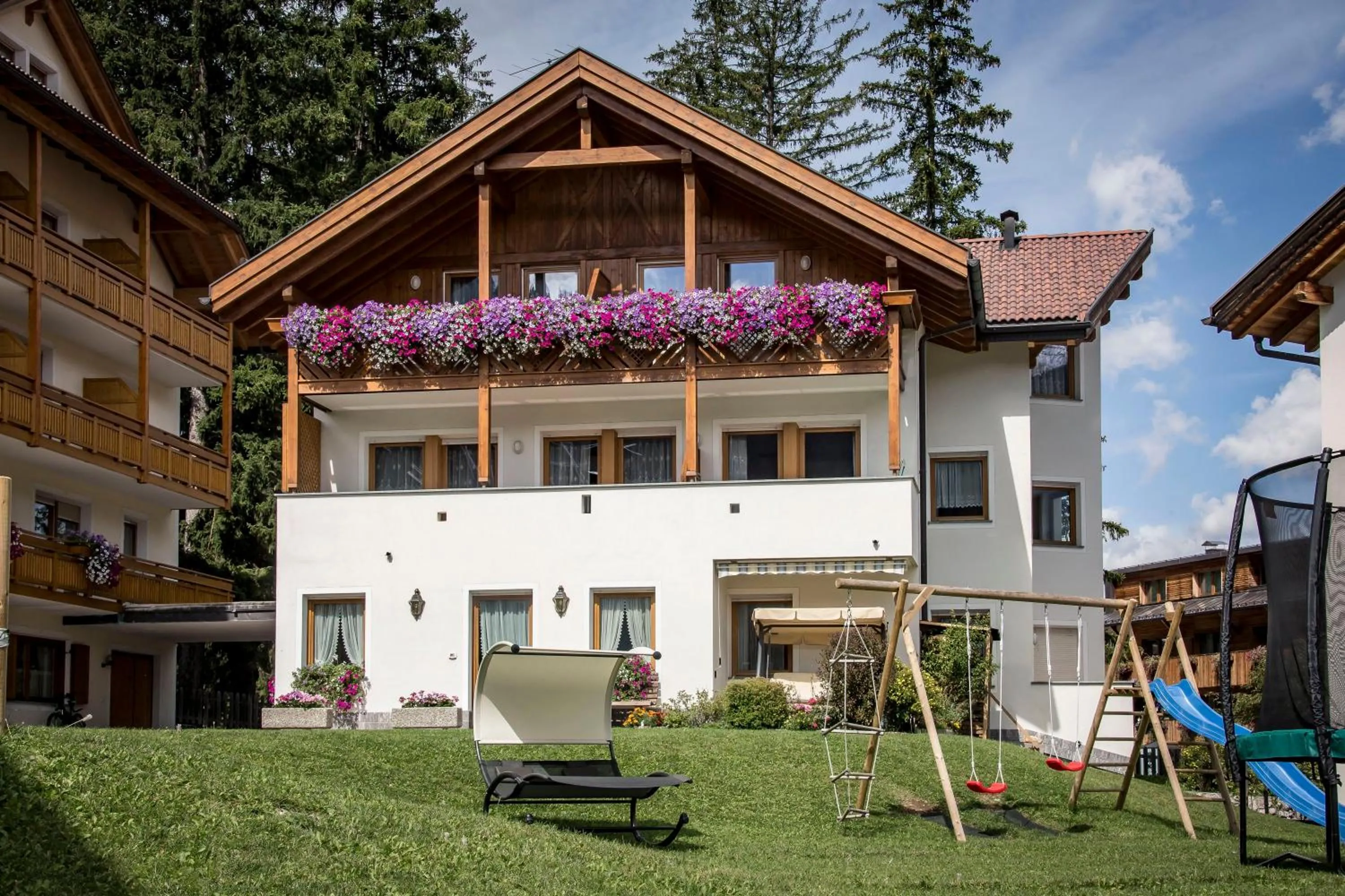 Property building in Apartments Lasteis