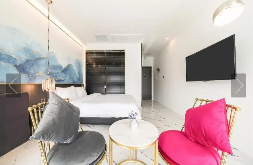 Bed in De Homme Hotel Bed in De Homme Hotel