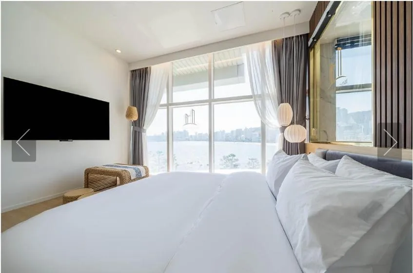 Bed in De Homme Hotel