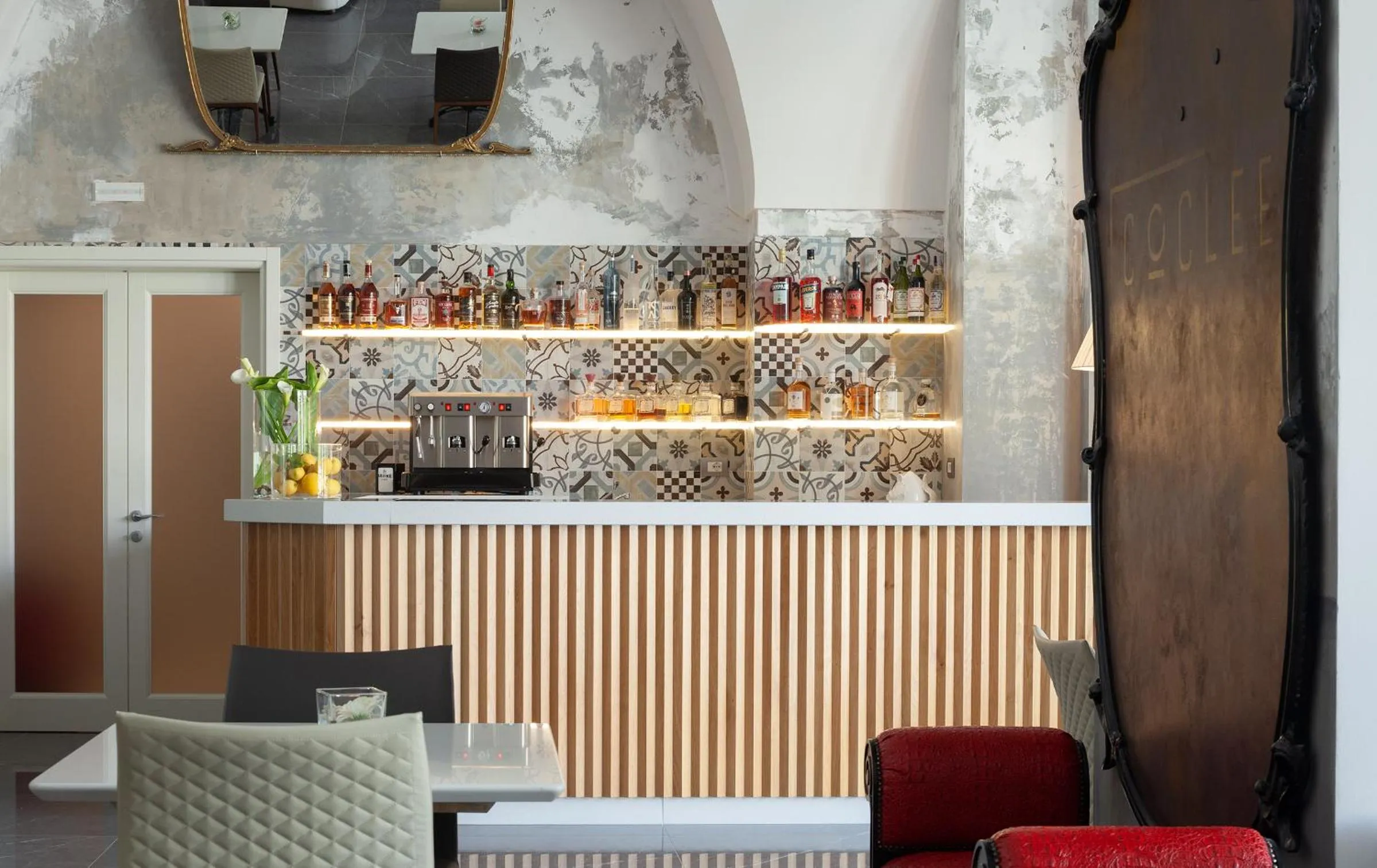 Lounge or bar in Coclee Suite Palace