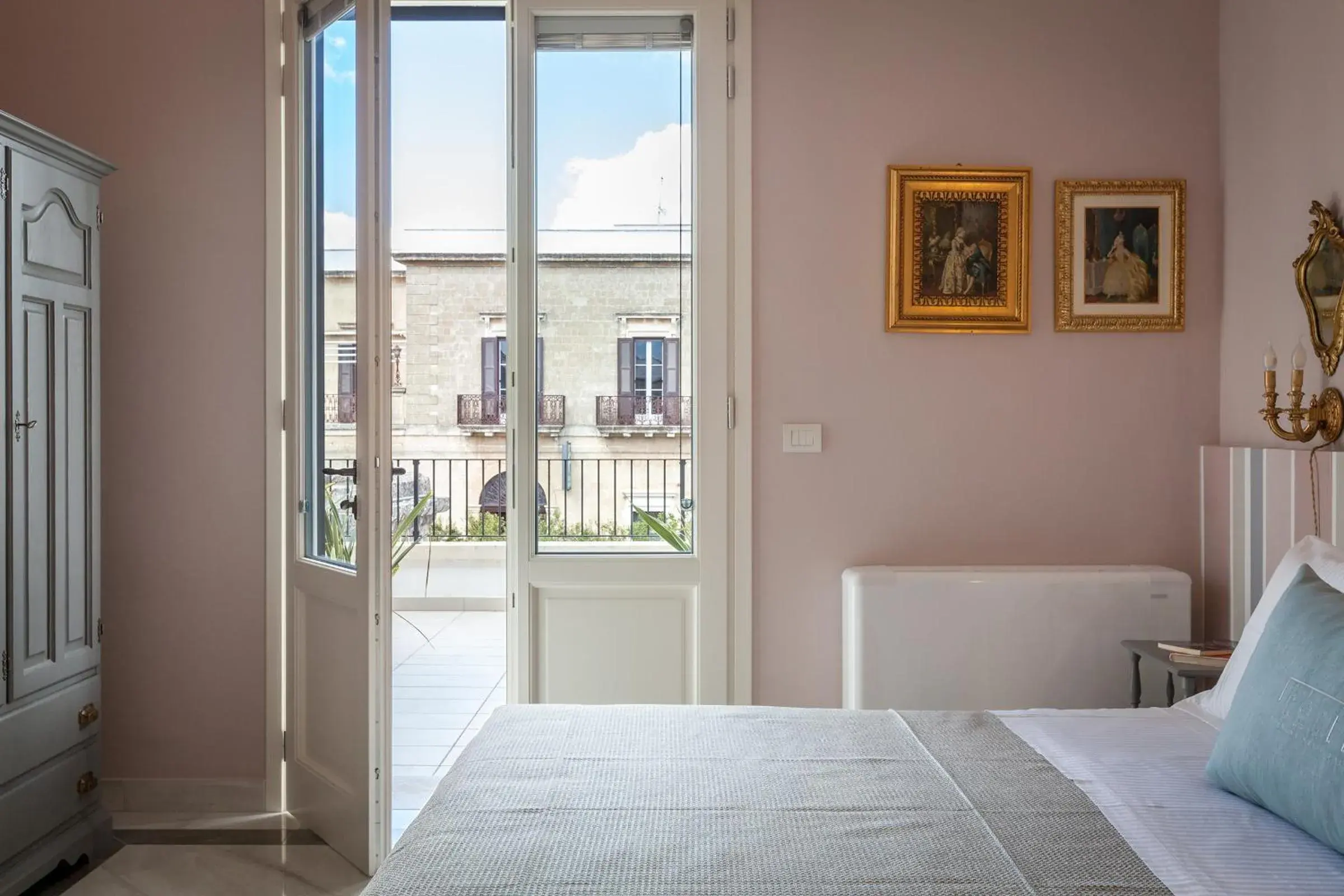 Superior King Room in Coclee Suite Palace Superior King Room in Coclee Suite Palace