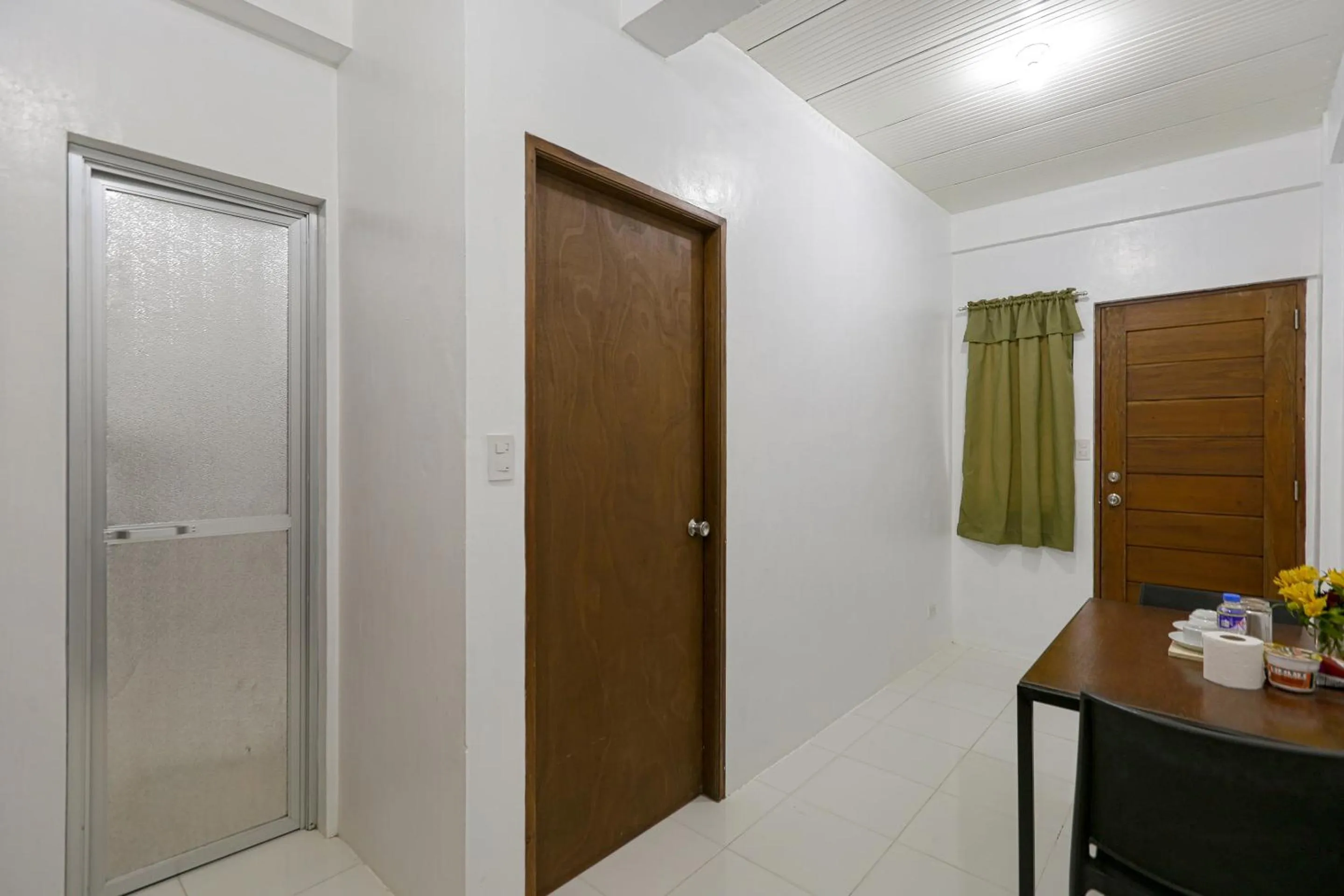 Bedroom in OYO 736 Jade Apartelle