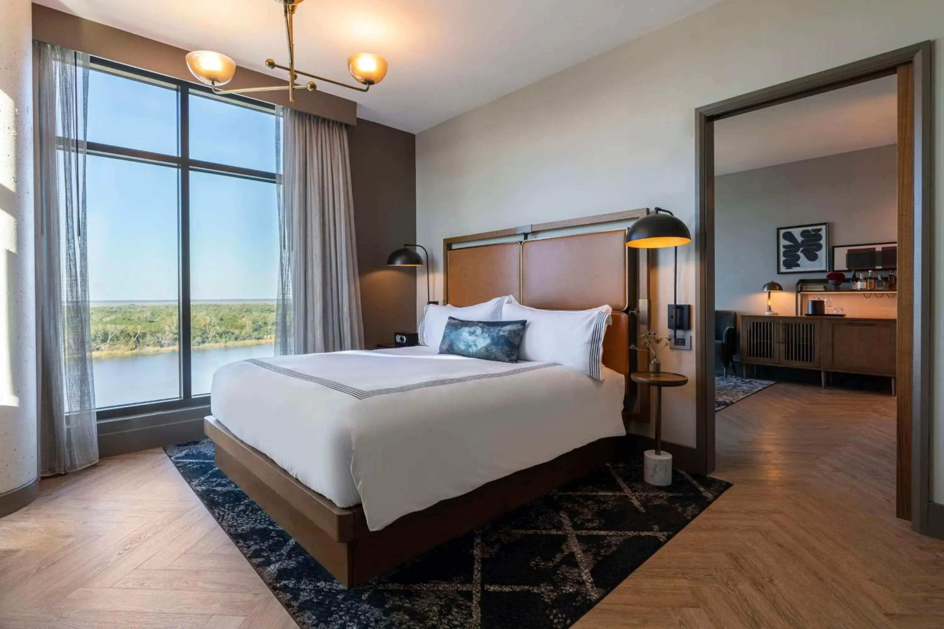 Restaurant/places to eat, Bed in Thompson Savannah, by Hyatt Restaurant/places to eat, Bed in Thompson Savannah, by Hyatt