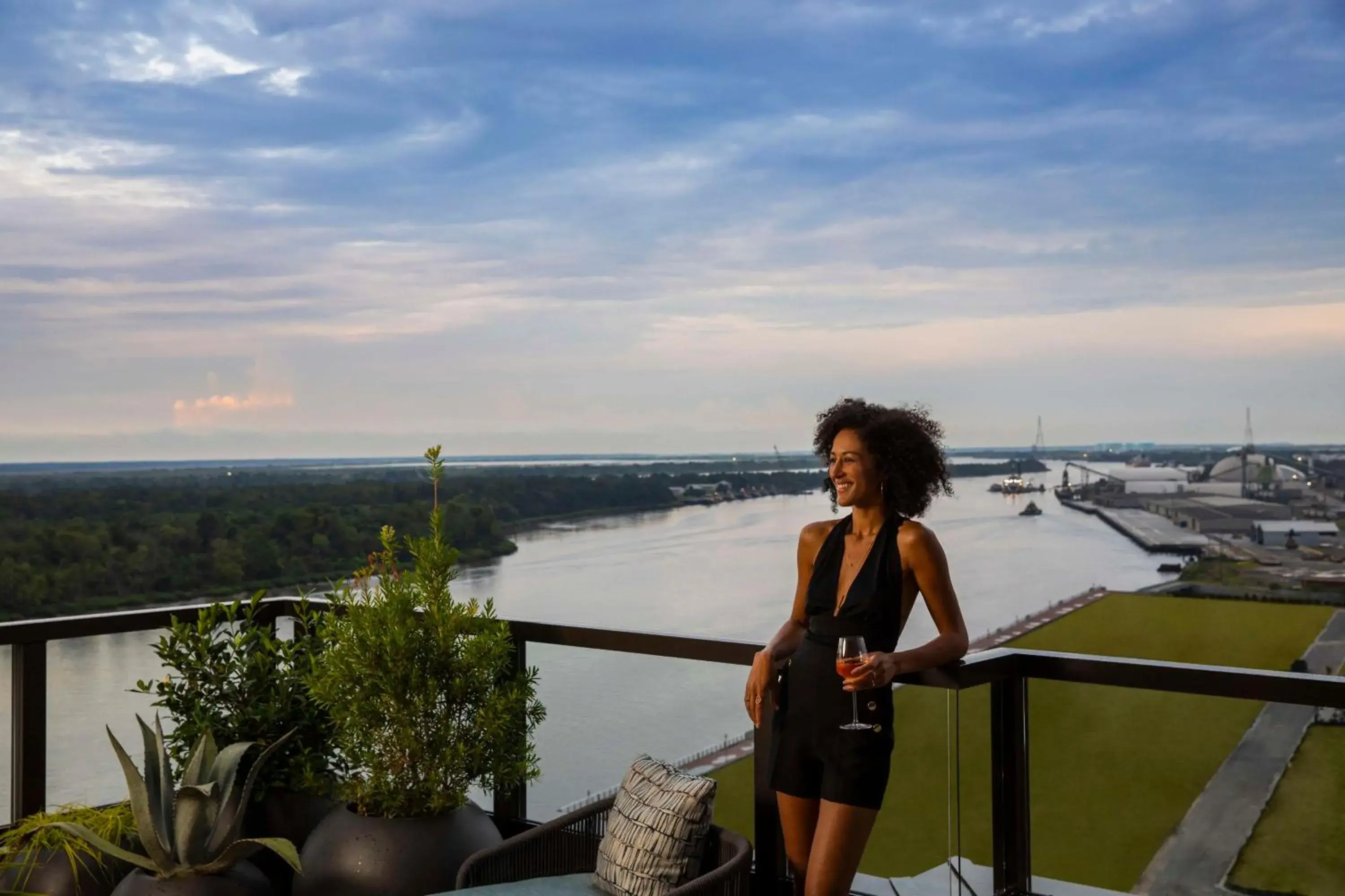 Lounge or bar in Thompson Savannah, by Hyatt Lounge or bar in Thompson Savannah, by Hyatt
