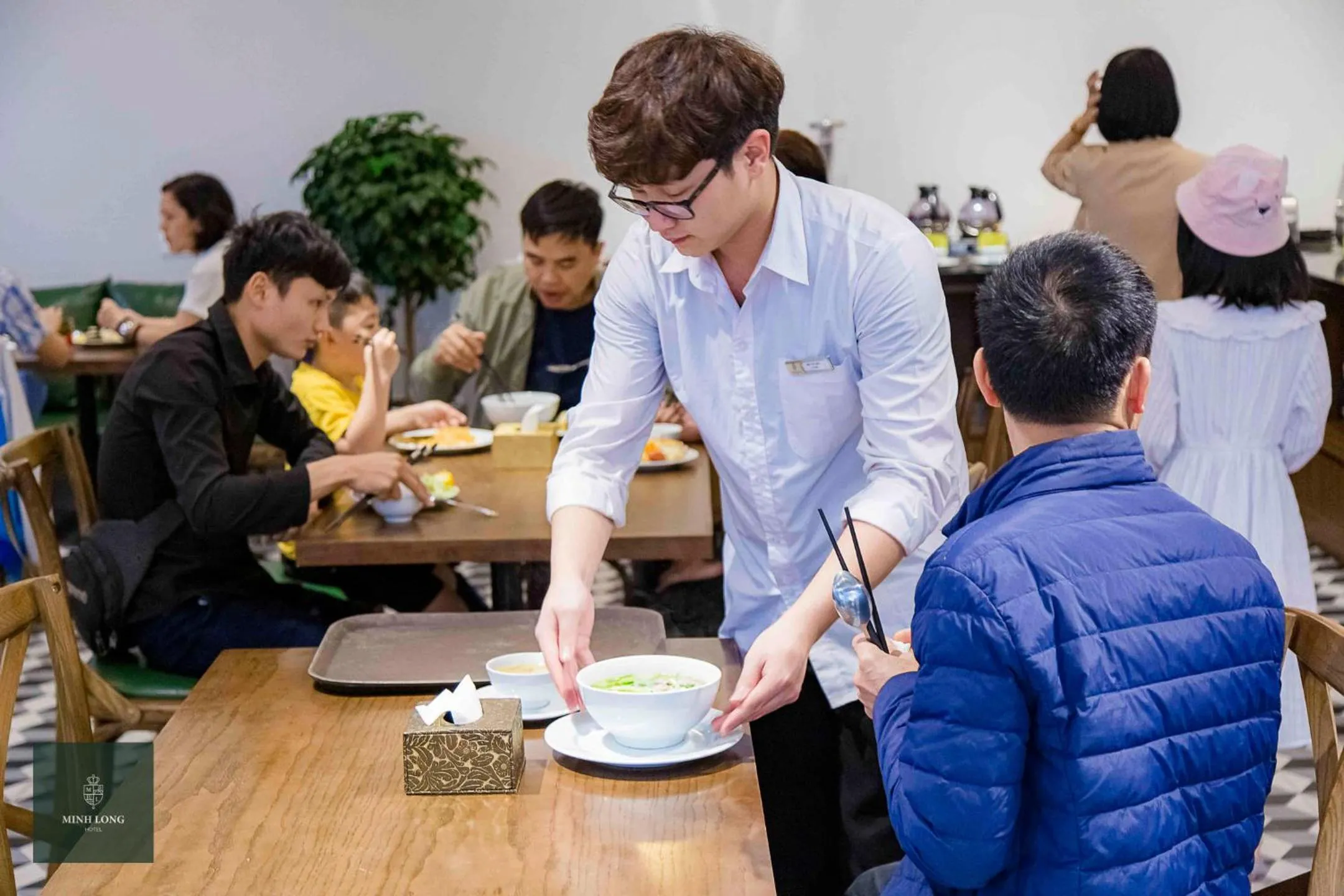 Restaurant/places to eat in Minh Long Hotel