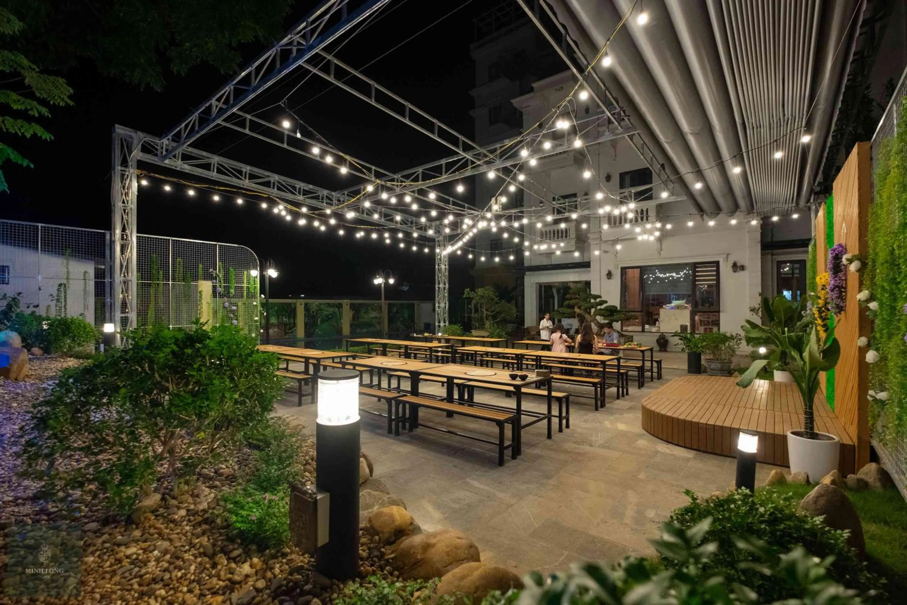 Restaurant/places to eat in Minh Long Hotel