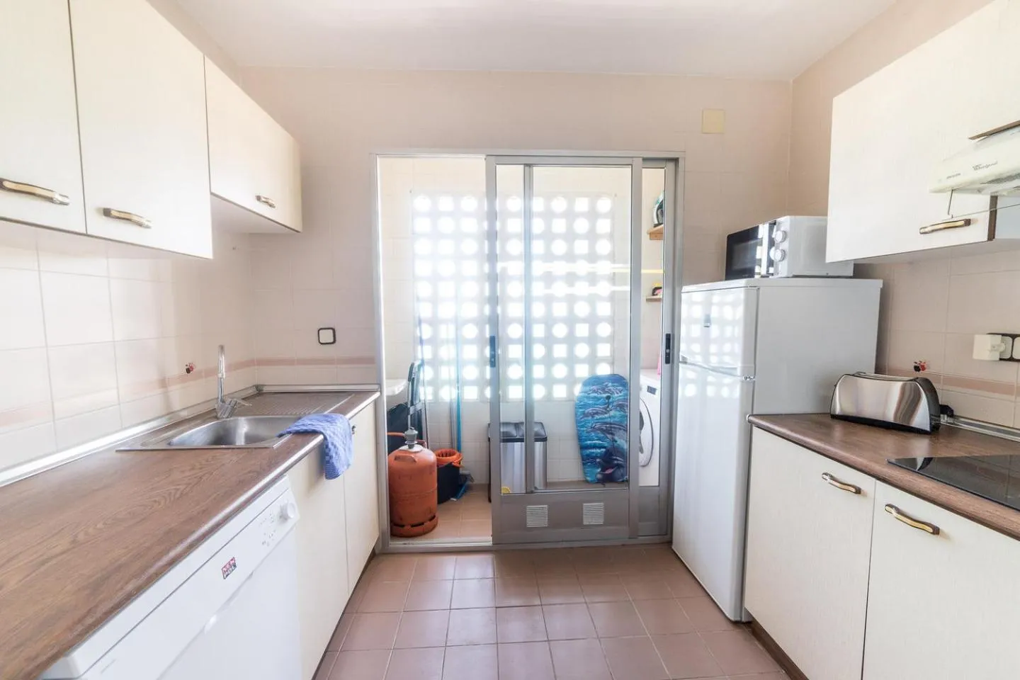 Kitchen or kitchenette in Apartamento Coblanca