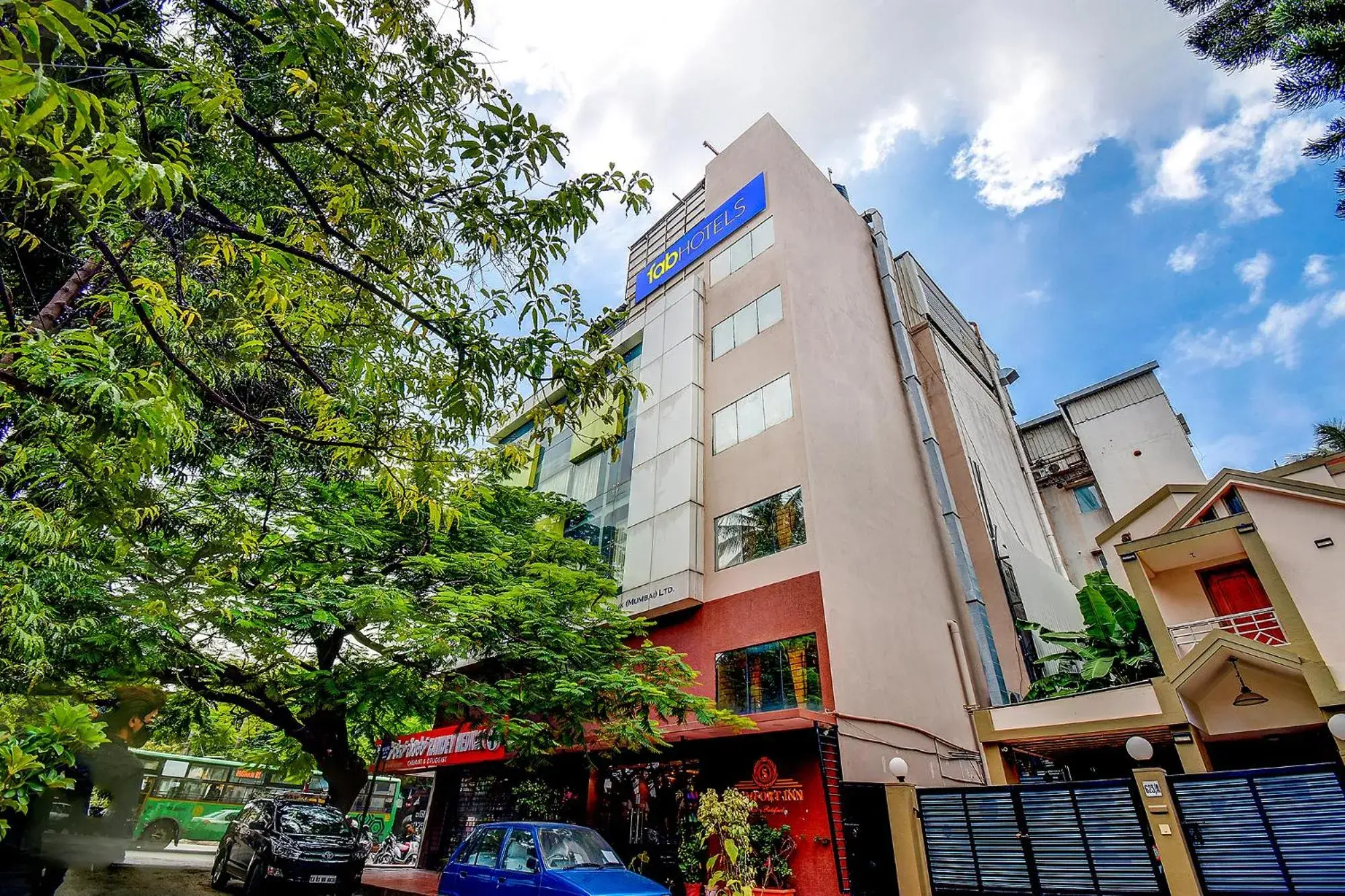 Property building in FabHotel S Comfort Inn - Indiranagar Property building in FabHotel S Comfort Inn - Indiranagar