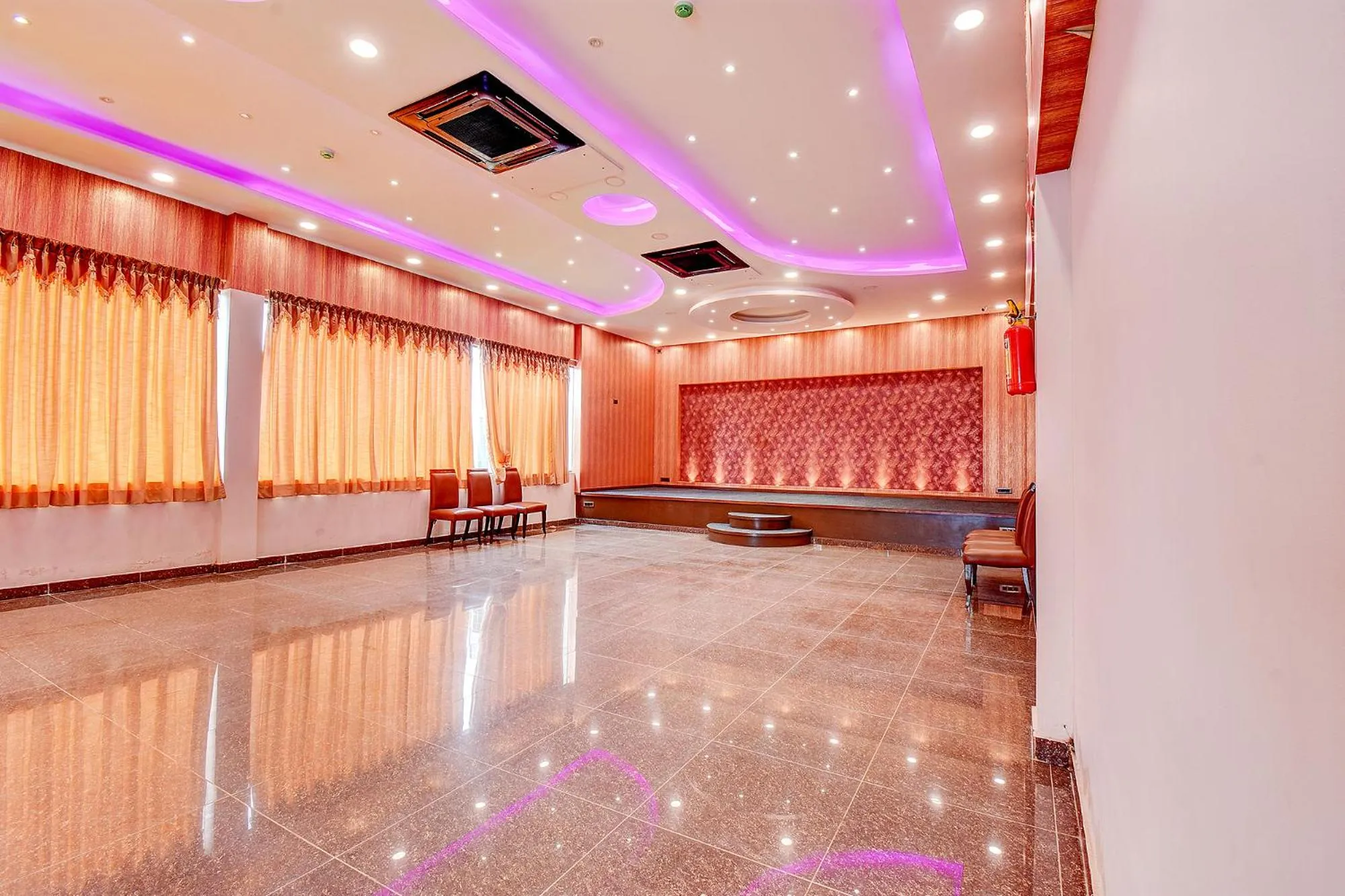 Banquet/Function facilities in FabHotel S Comfort Inn - Indiranagar