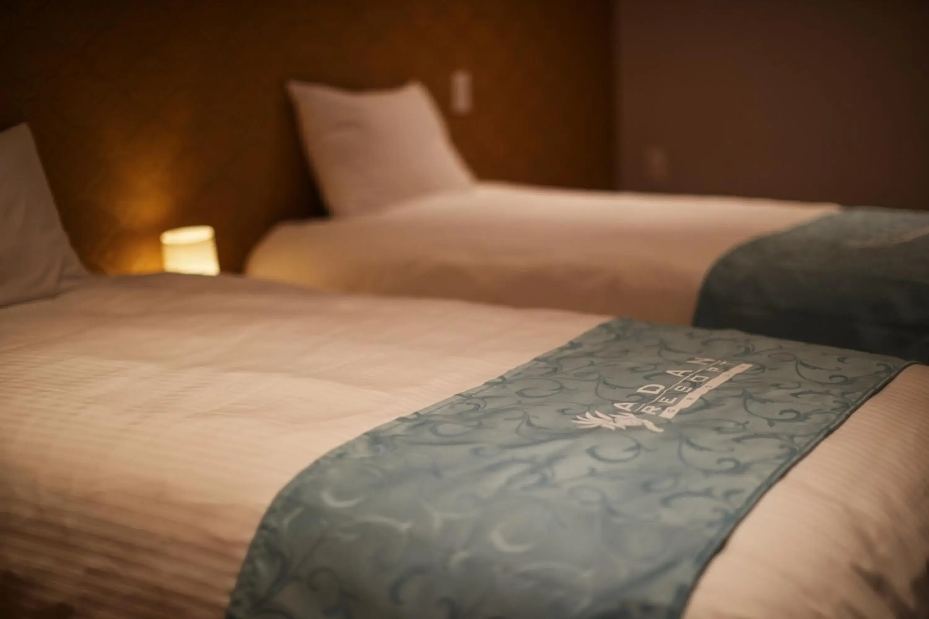 Bed in ADAN RESORT 灯 - Lamp - Bed in ADAN RESORT 灯 - Lamp -