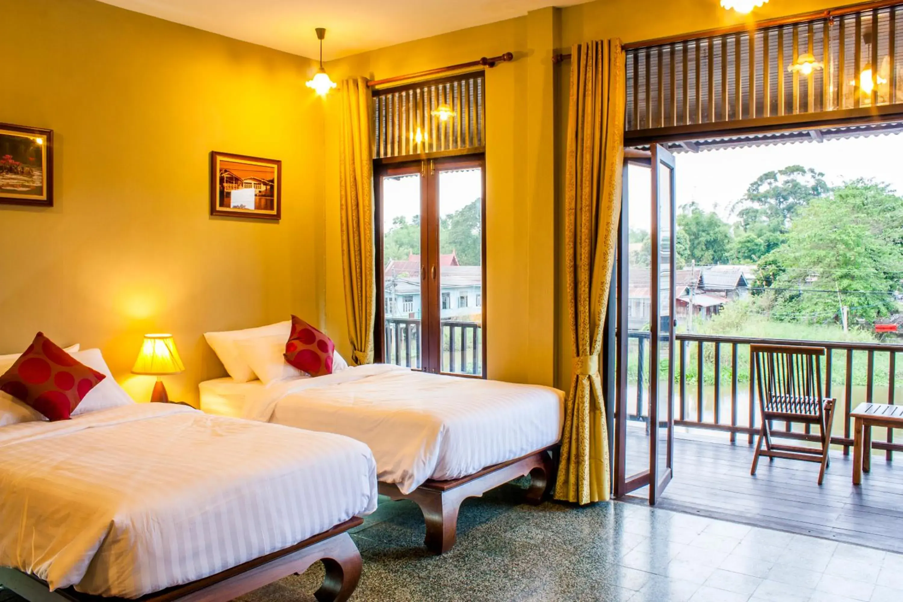 Twin Room with Balcony in The Bank River House Ayutthaya Twin Room with Balcony in The Bank River House Ayutthaya