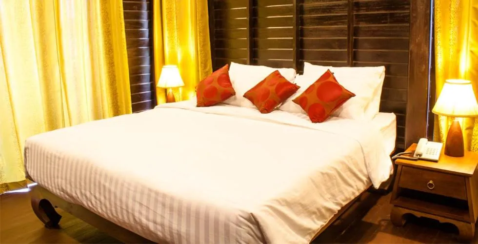 Bed in The Bank River House Ayutthaya