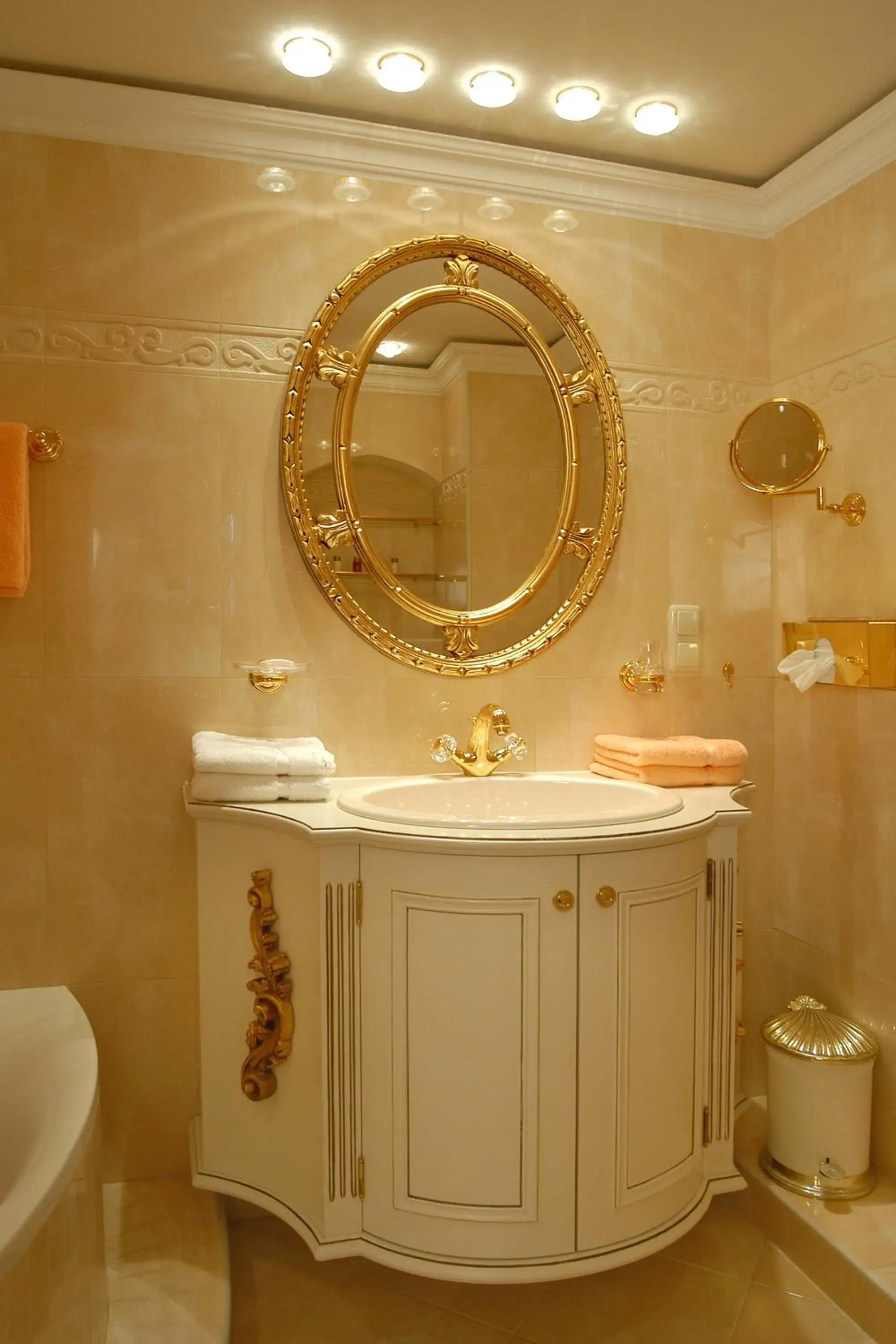 Bathroom in Hotel Schloss Dürnstein Bathroom in Hotel Schloss Dürnstein