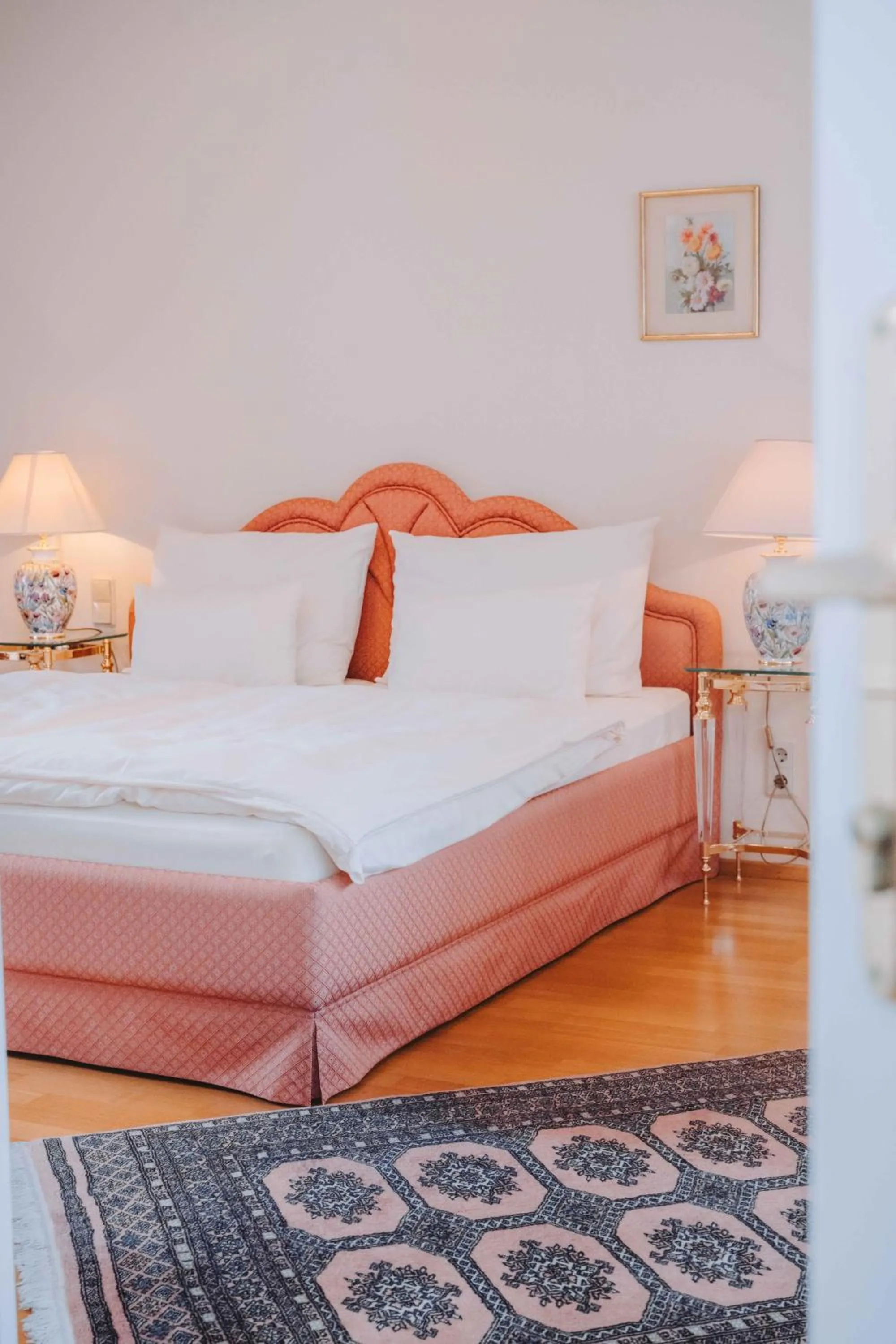 Photo of the whole room, Bed in Hotel Schloss Dürnstein