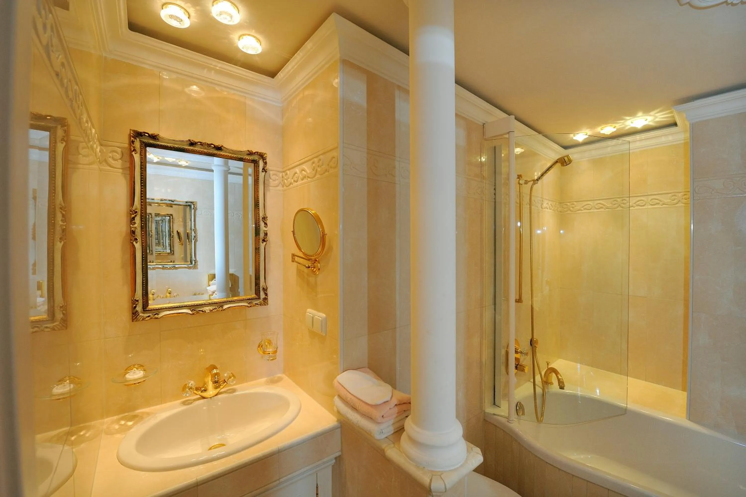 Bathroom in Hotel Schloss Dürnstein