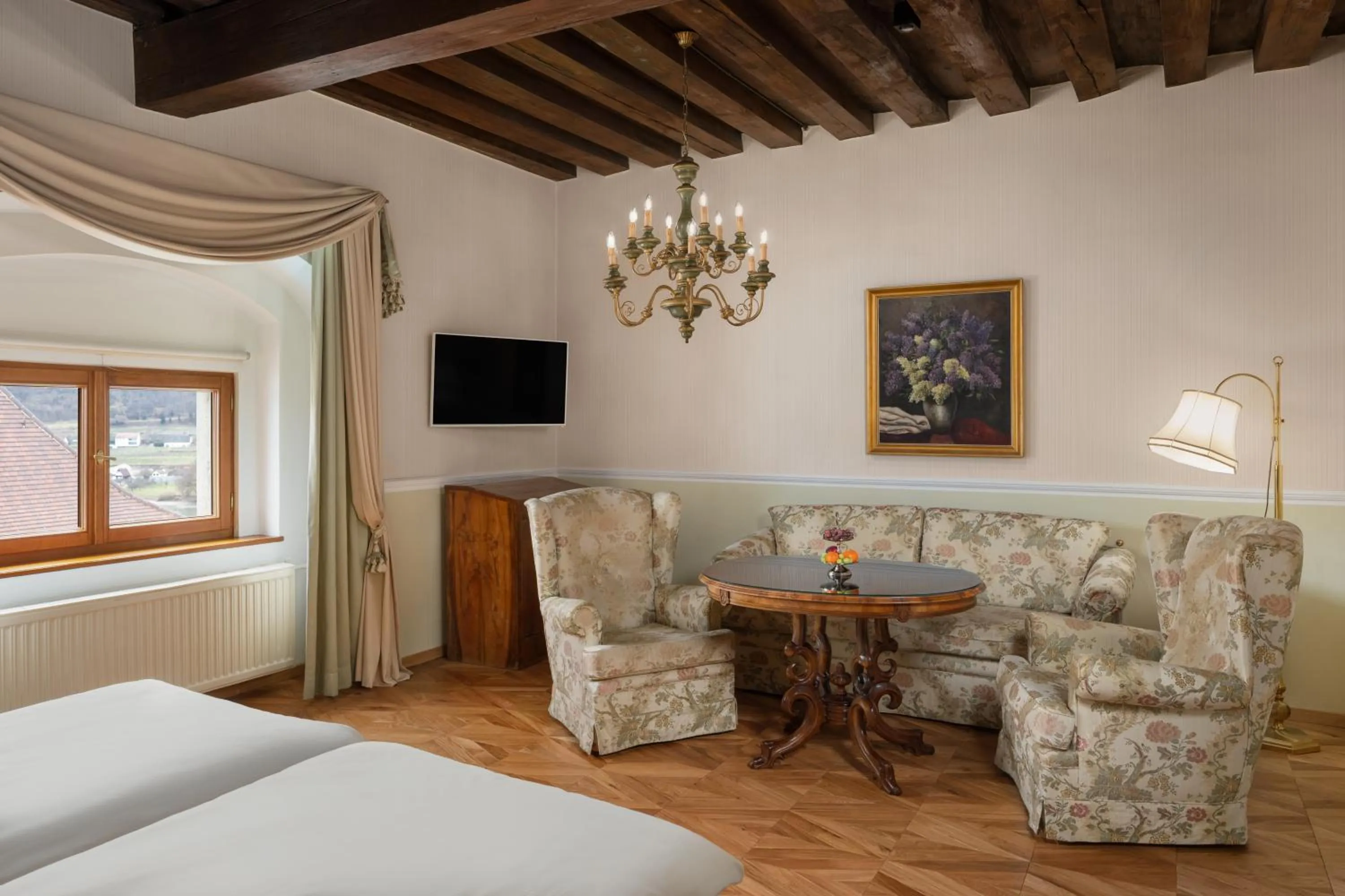 Photo of the whole room, Bed in Hotel Schloss Dürnstein