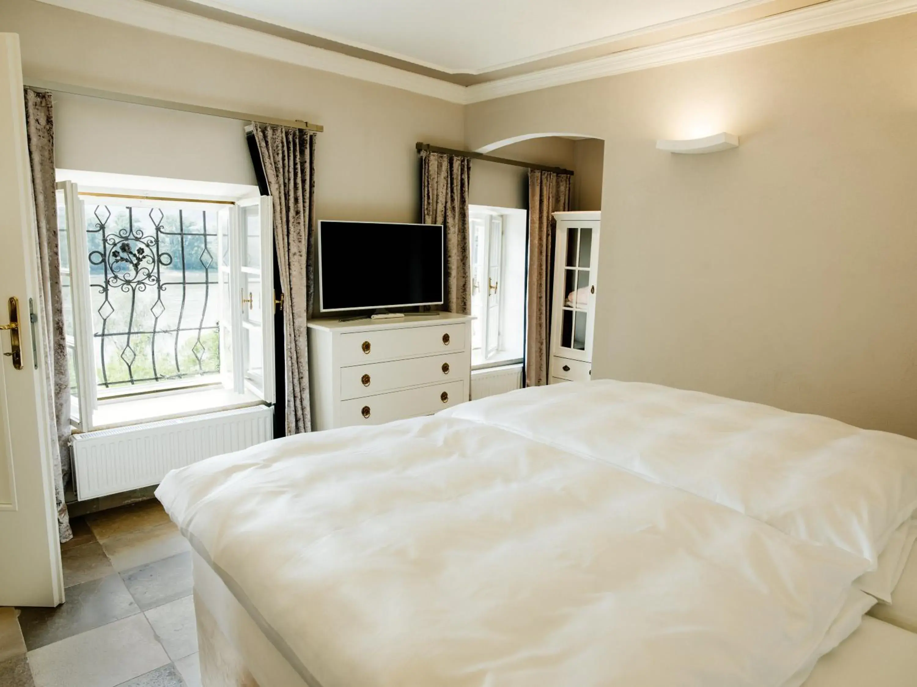 Bedroom, Bed in Hotel Schloss Dürnstein Bedroom, Bed in Hotel Schloss Dürnstein