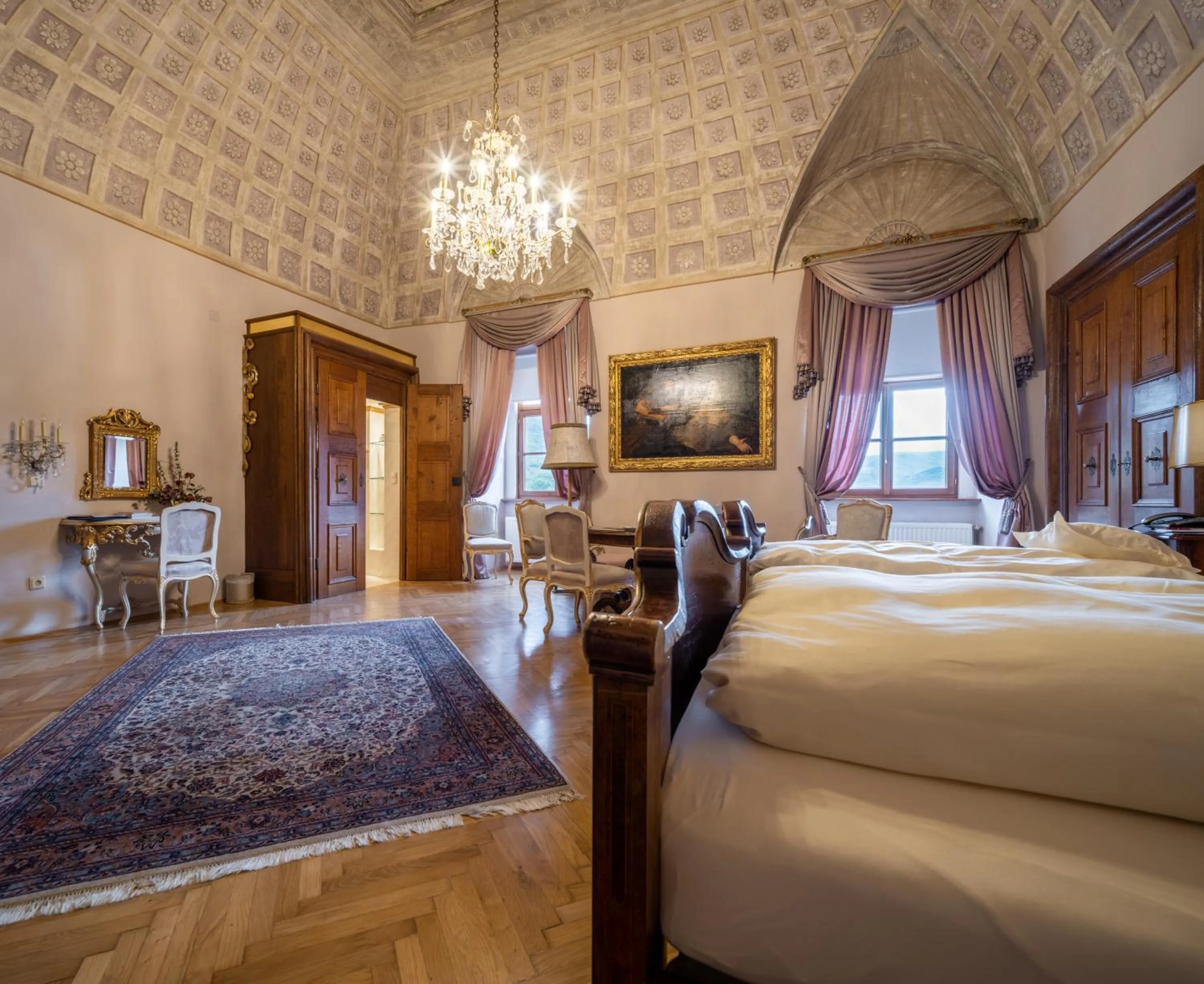 Photo of the whole room, Bed in Hotel Schloss Dürnstein
