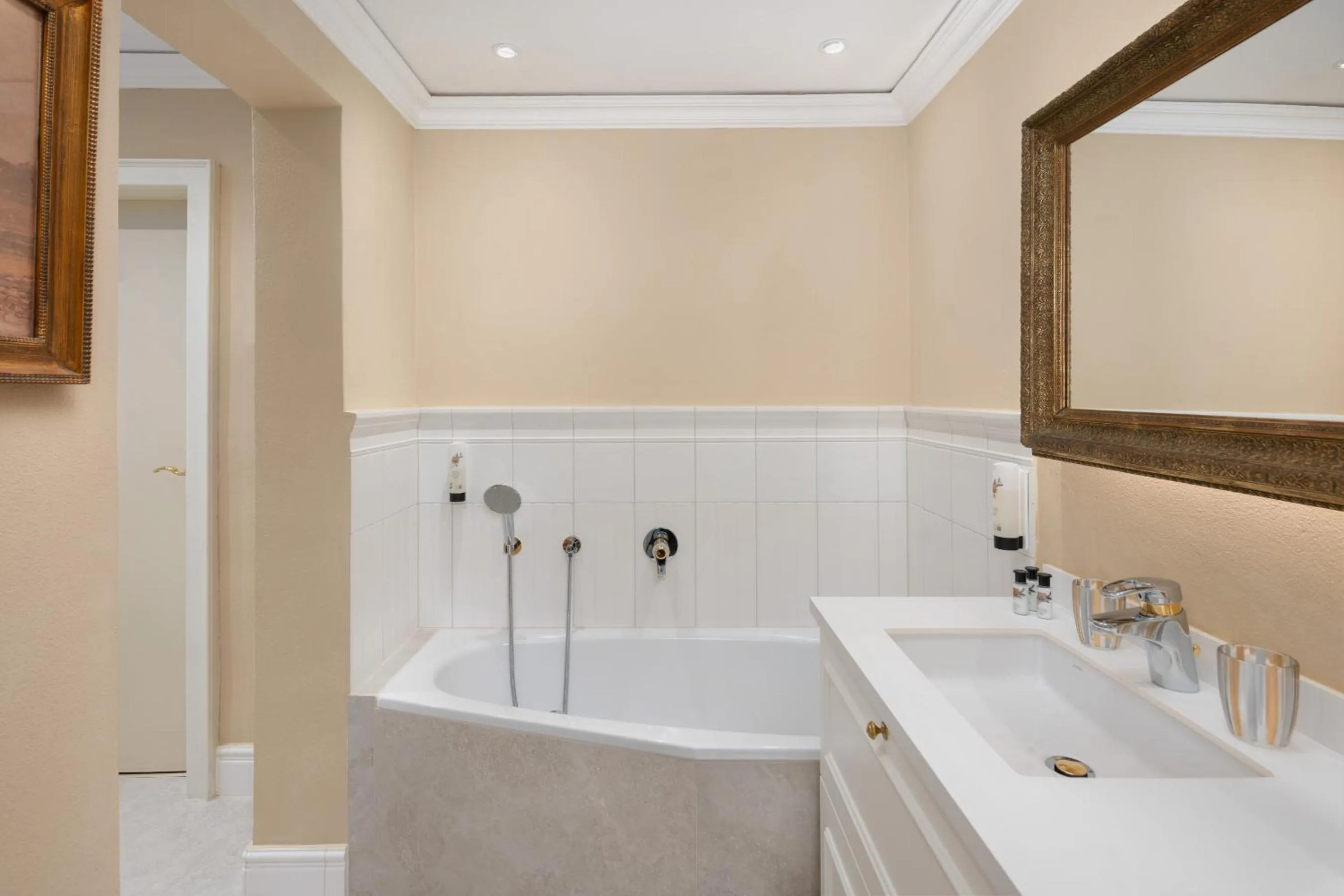 Bathroom in Hotel Schloss Dürnstein