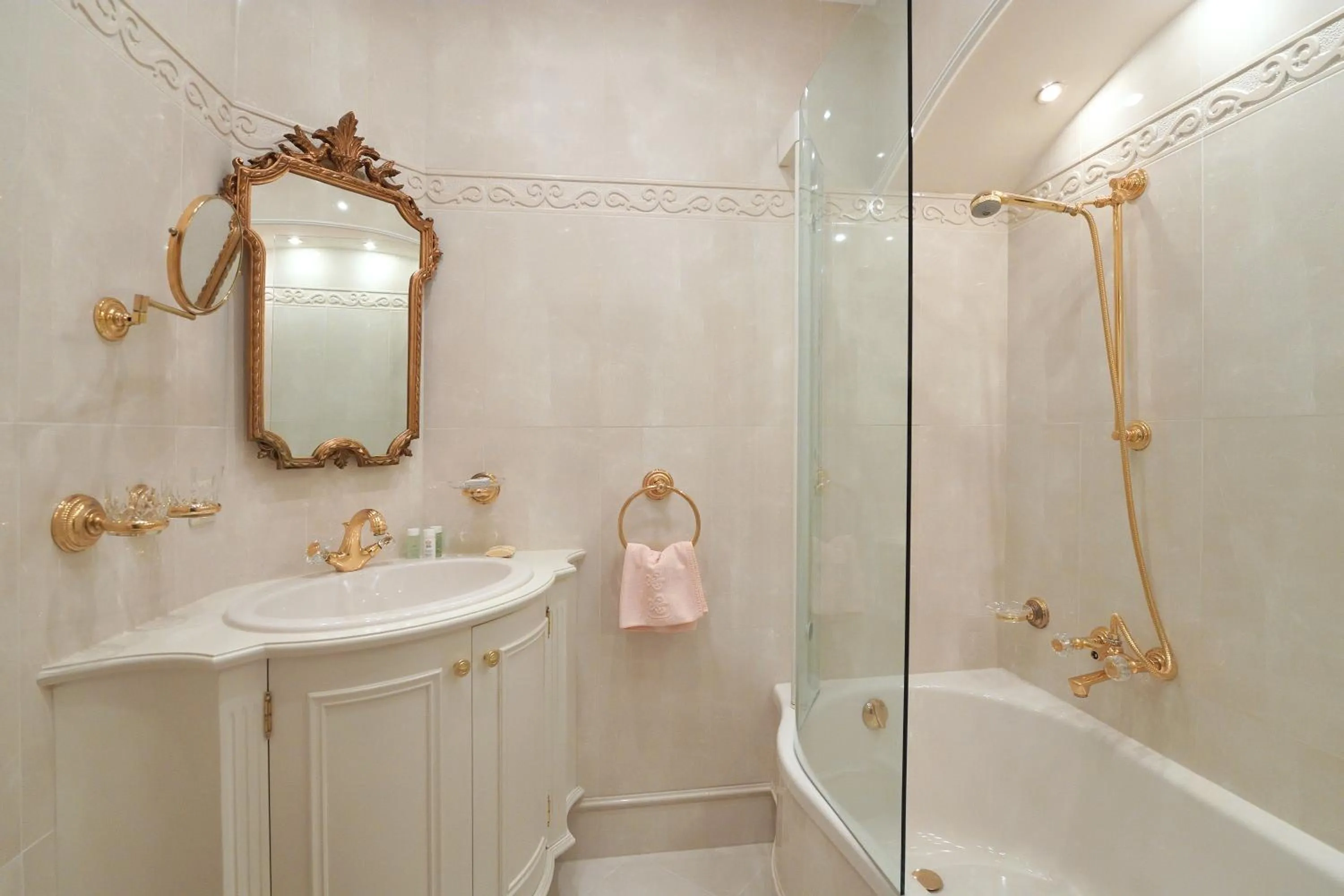 Bathroom in Hotel Schloss Dürnstein