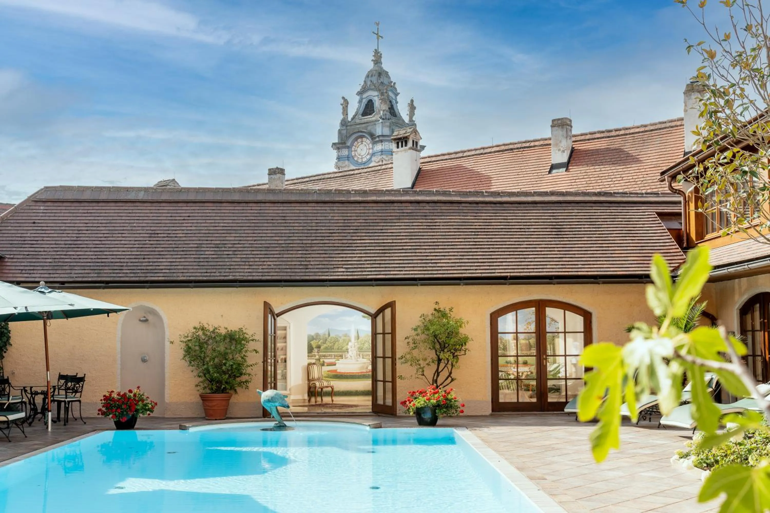 Swimming pool in Hotel Schloss Dürnstein
