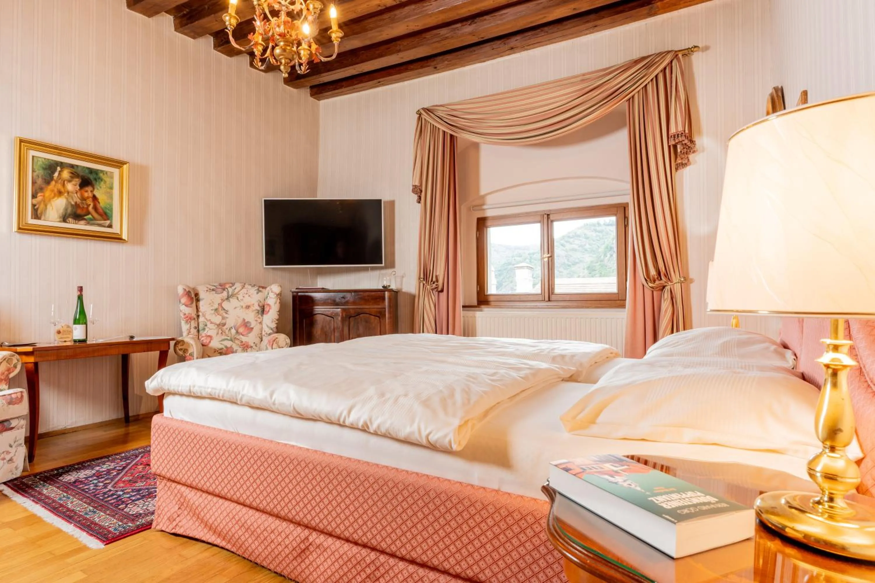 Bedroom, Bed in Hotel Schloss Dürnstein