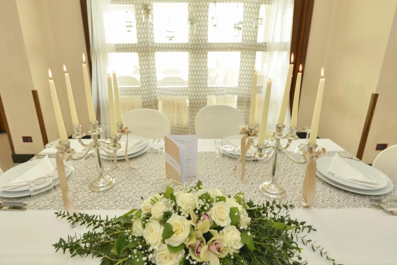 Restaurant/places to eat in Hotel Serenella