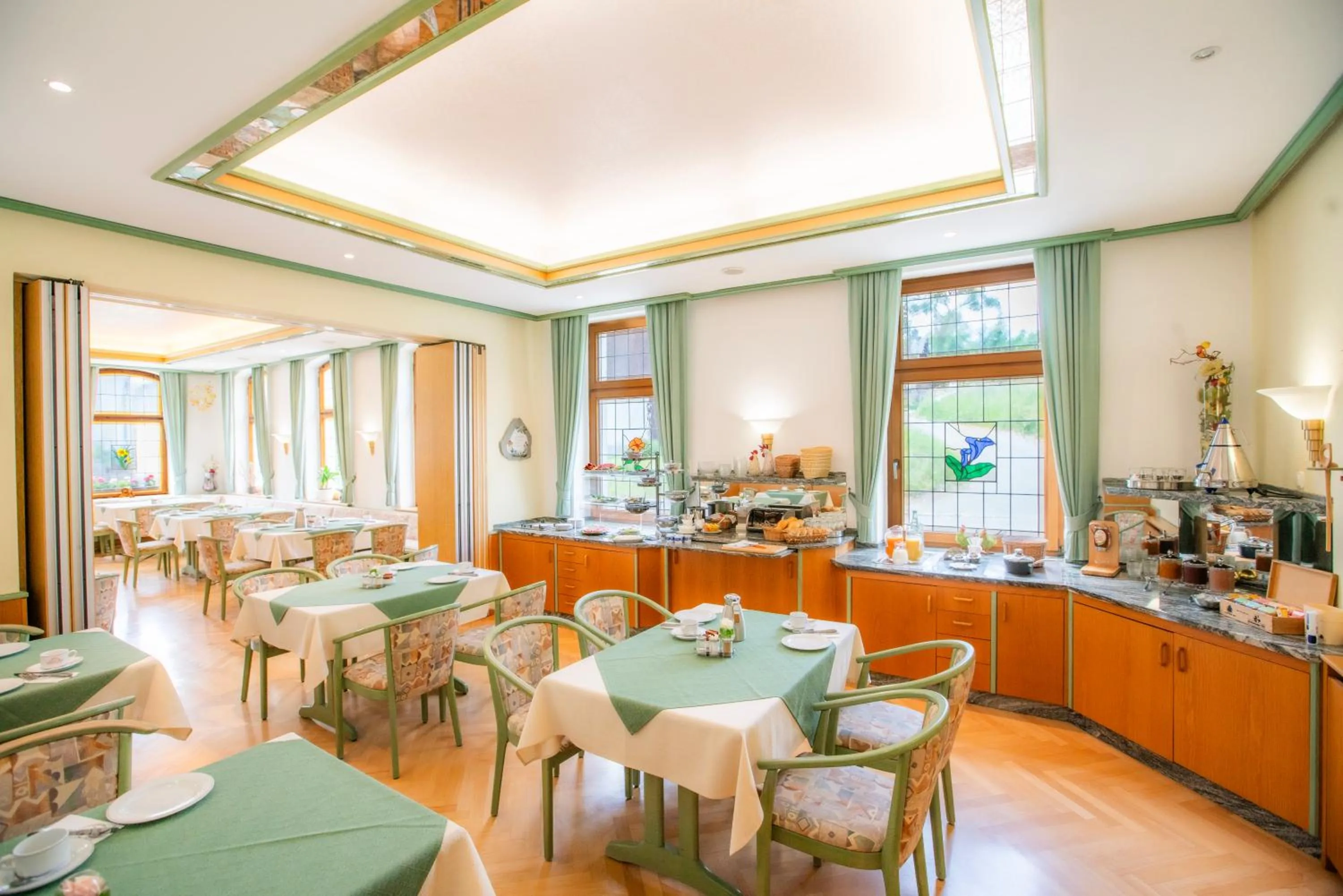 Restaurant/places to eat in Landhotel Plauen - Gasthof Zwoschwitz