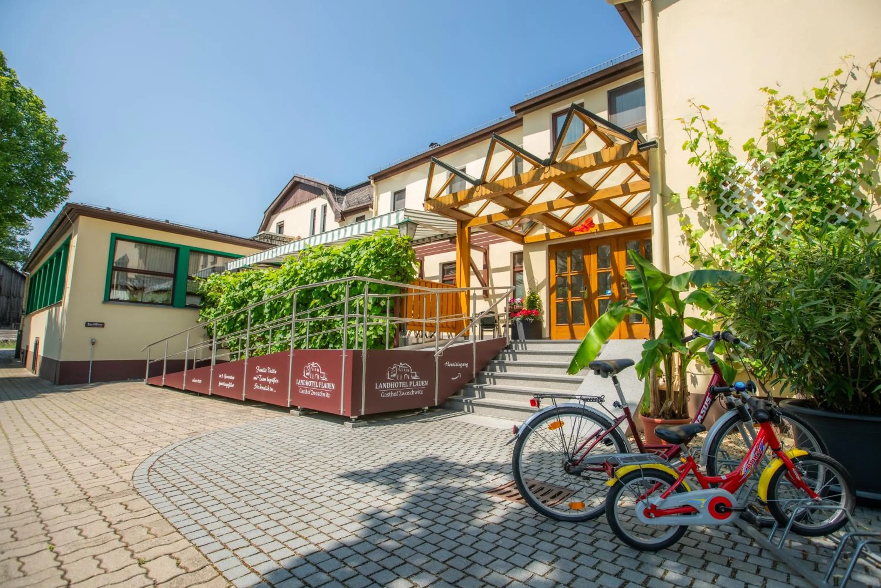 Property building in Landhotel Plauen - Gasthof Zwoschwitz