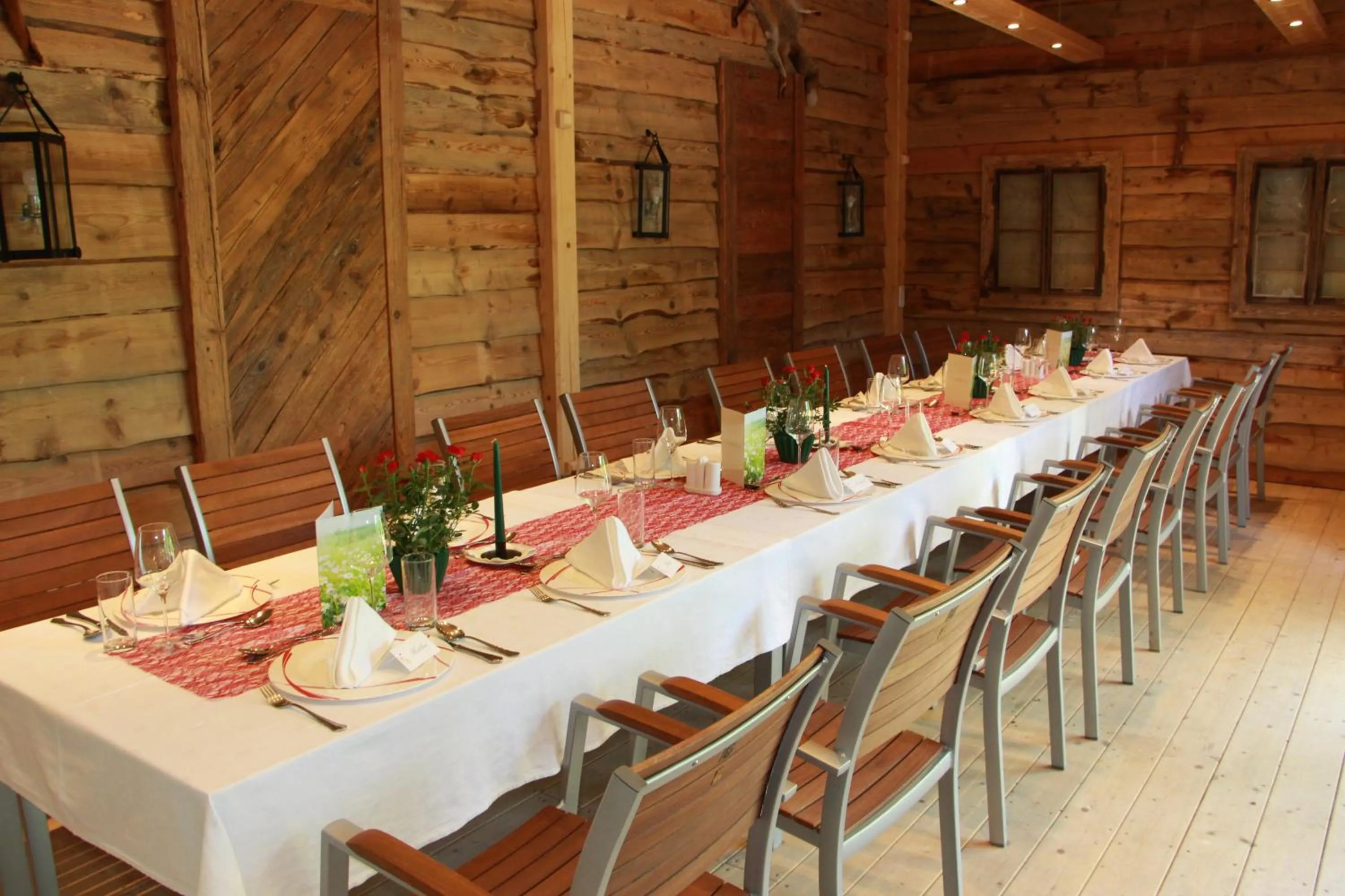 Restaurant/places to eat in Steinschalerhof