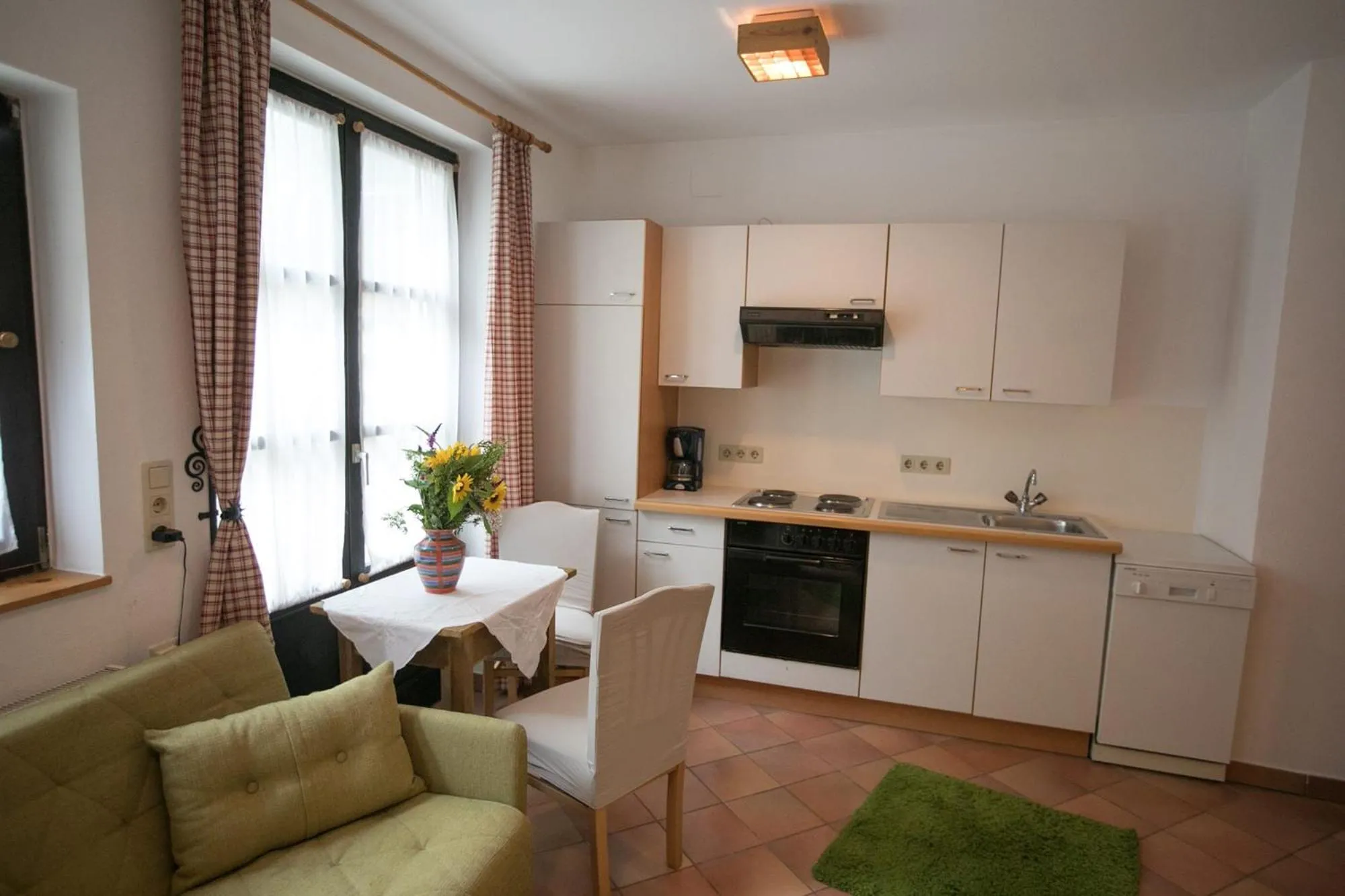 Kitchen or kitchenette in Steinschalerhof