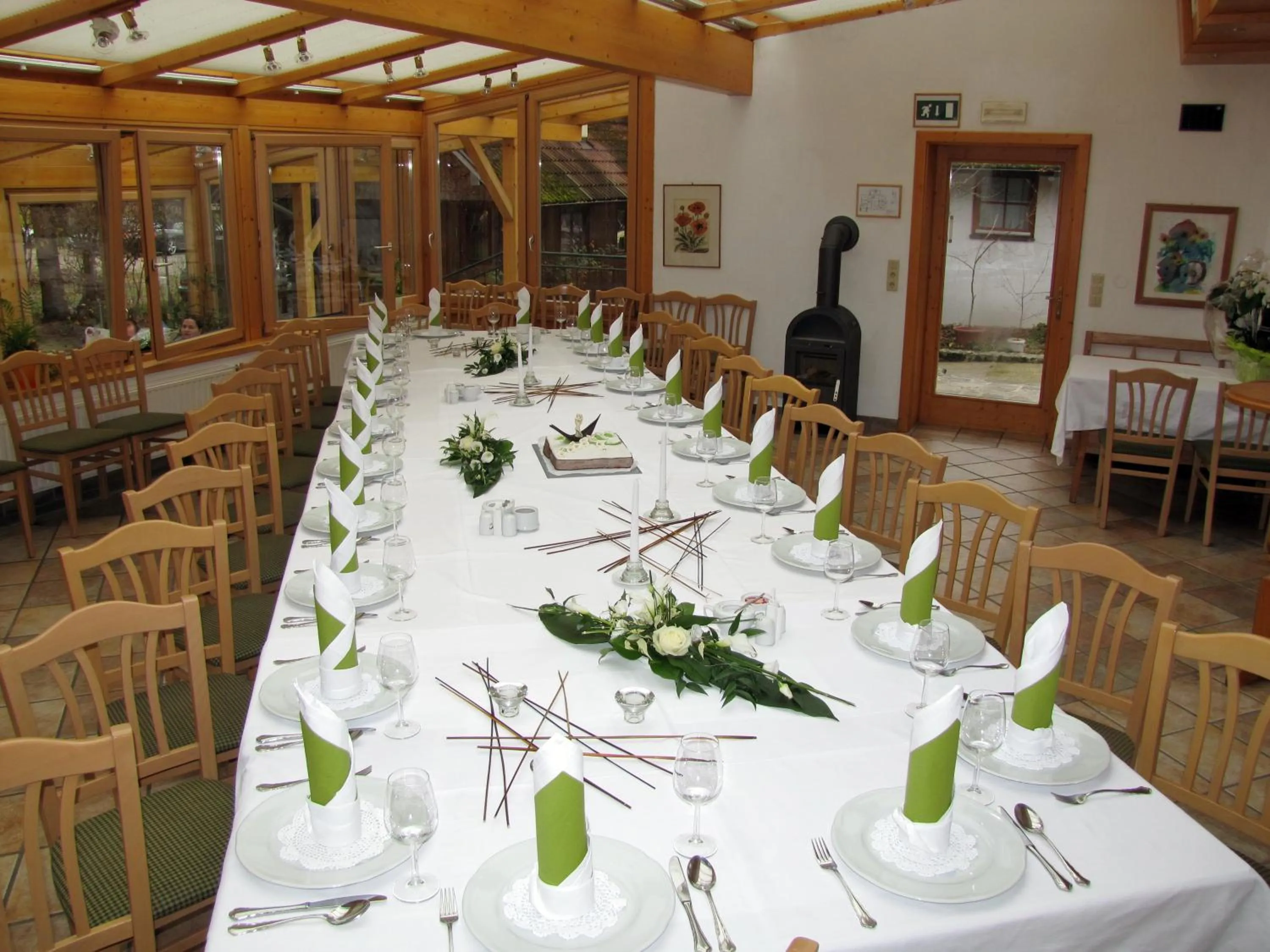 Restaurant/places to eat in Steinschalerhof