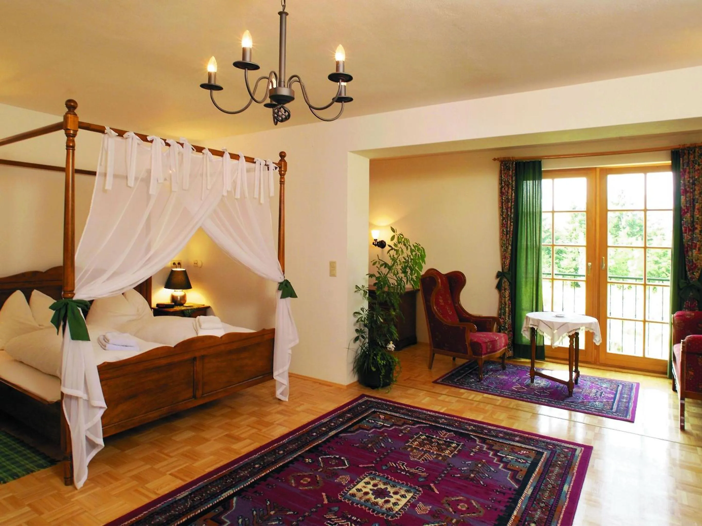 Photo of the whole room, Bed in Steinschalerhof