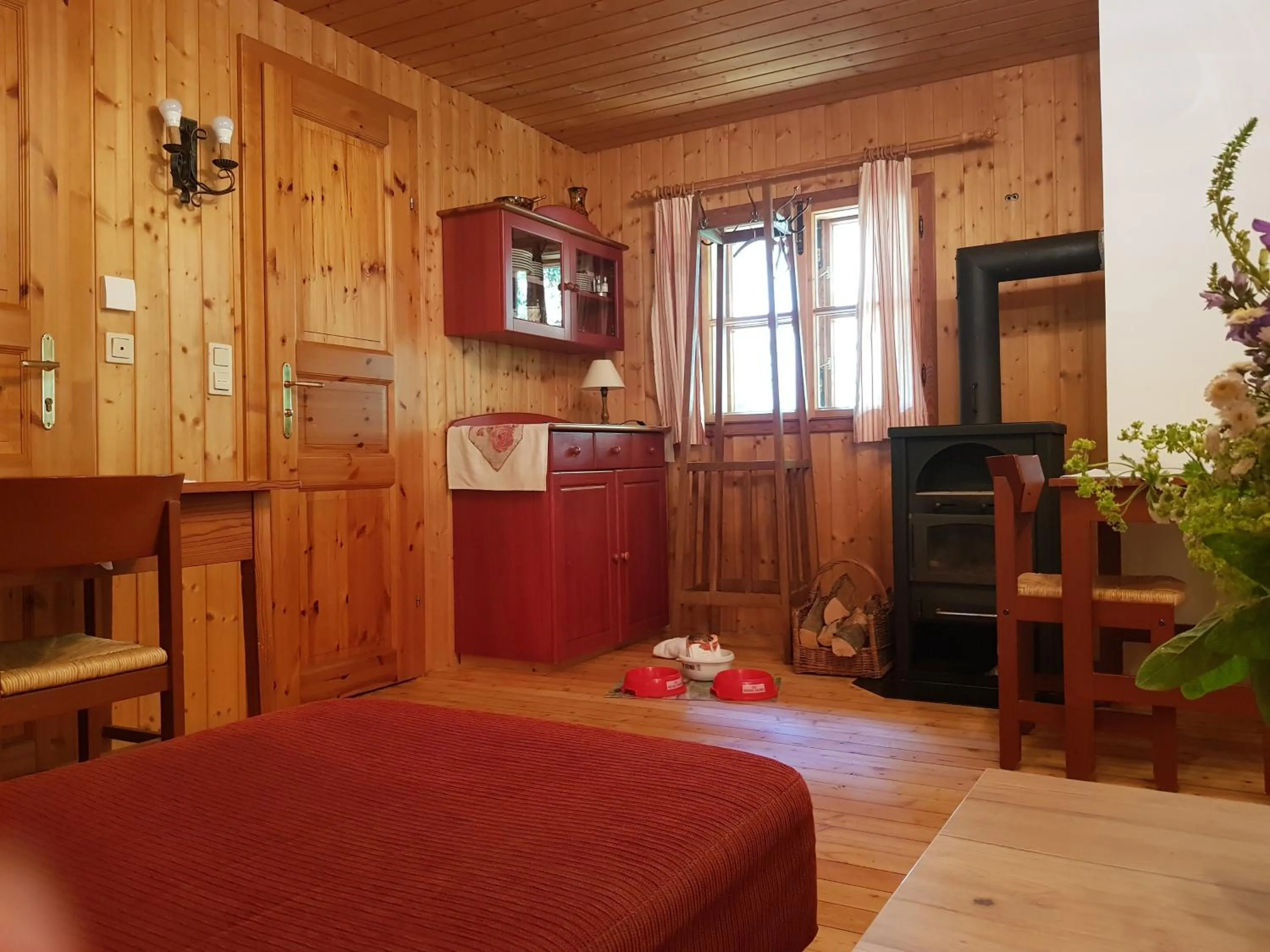 Photo of the whole room, Bed in Steinschalerhof