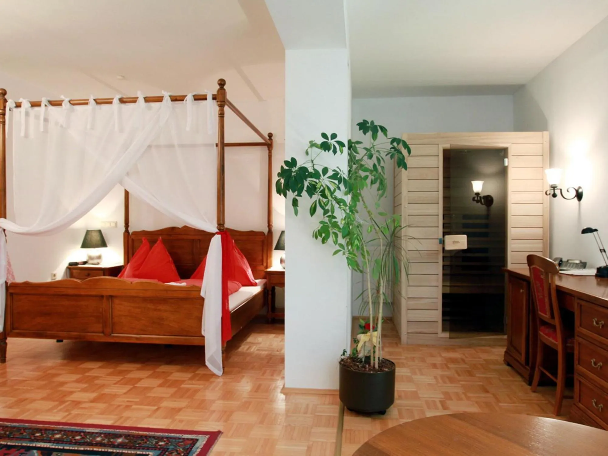 Photo of the whole room, Bed in Steinschalerhof