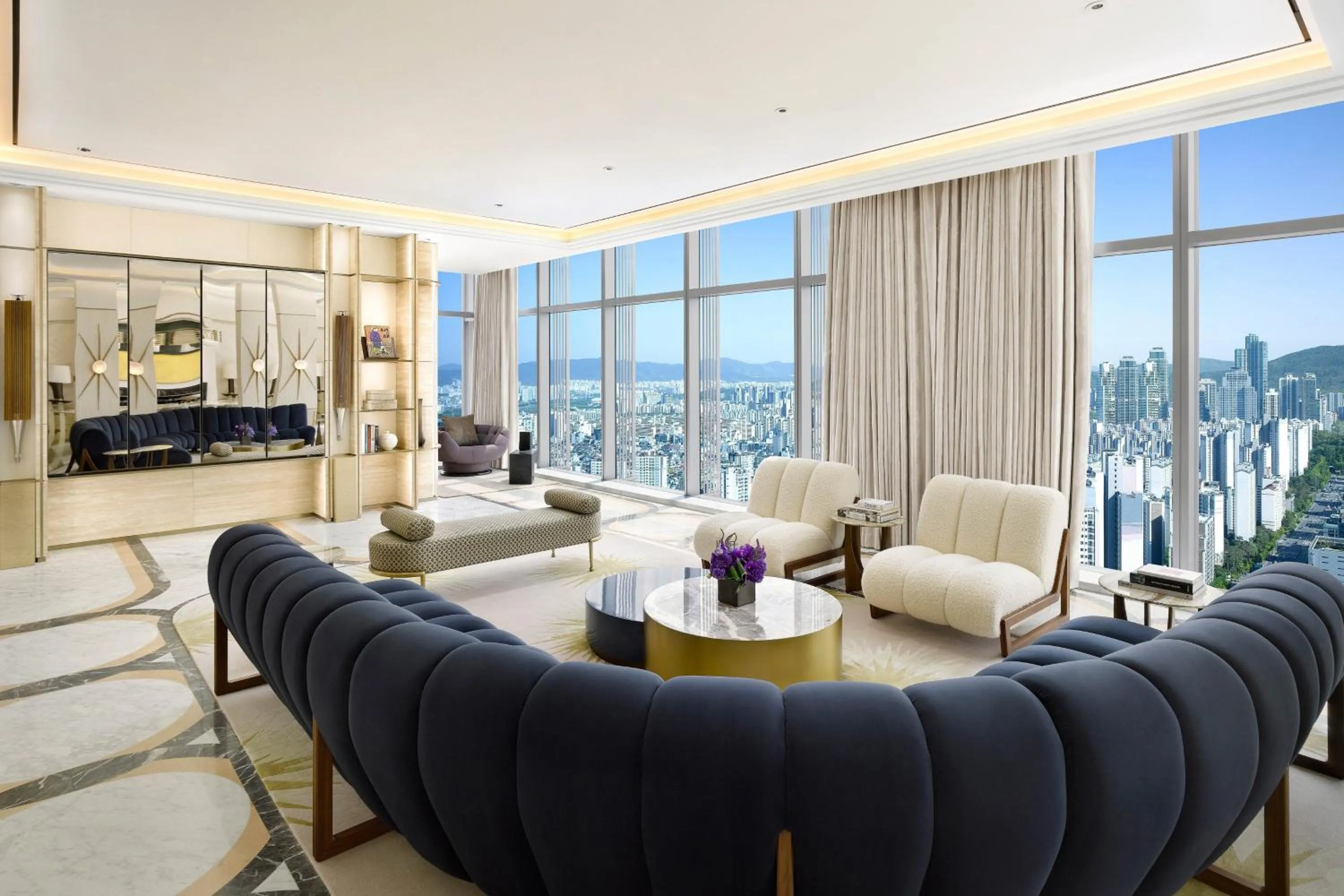 Living room in Josun Palace, a Luxury Collection Hotel, Seoul Gangnam