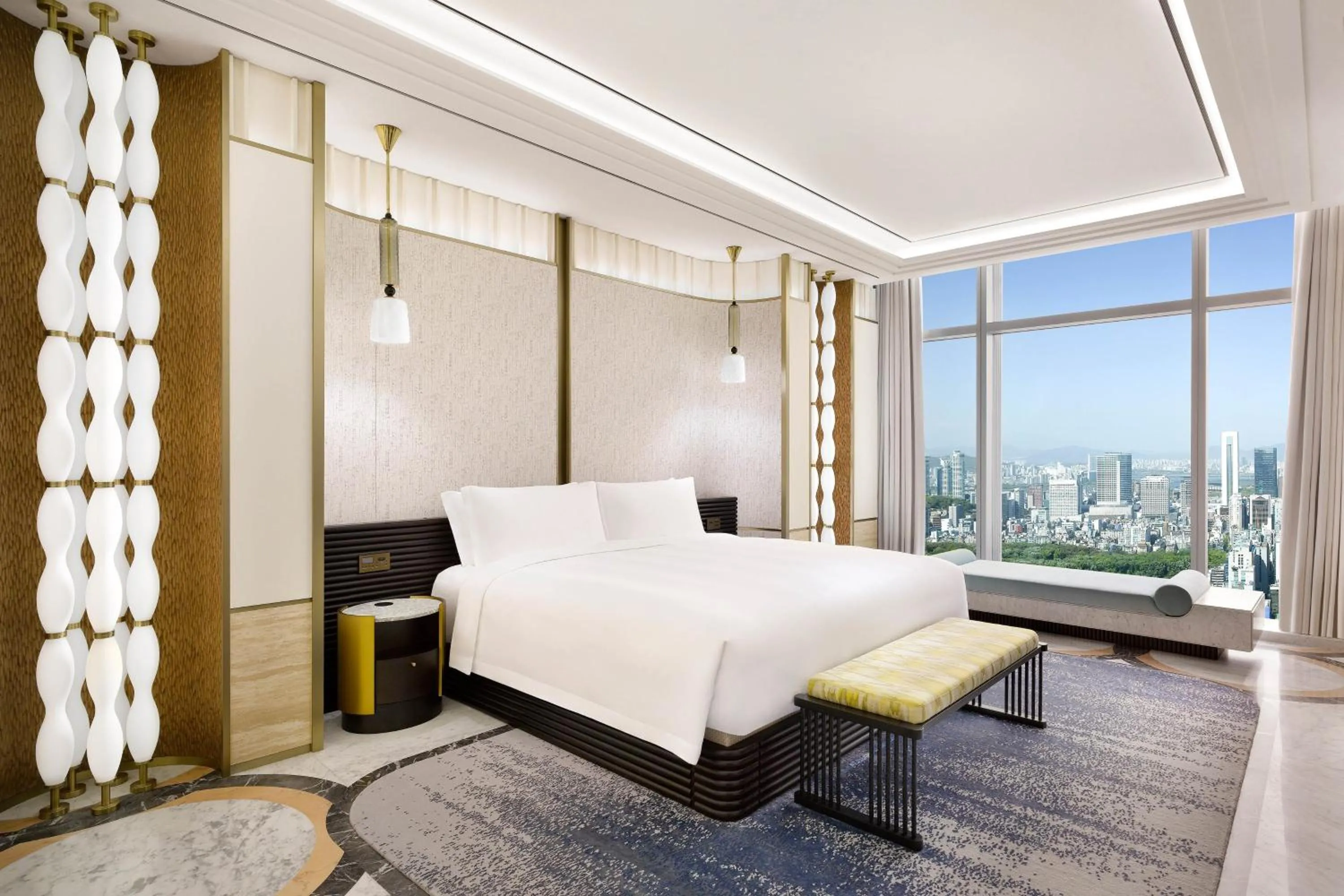 Photo of the whole room, Bed in Josun Palace, a Luxury Collection Hotel, Seoul Gangnam