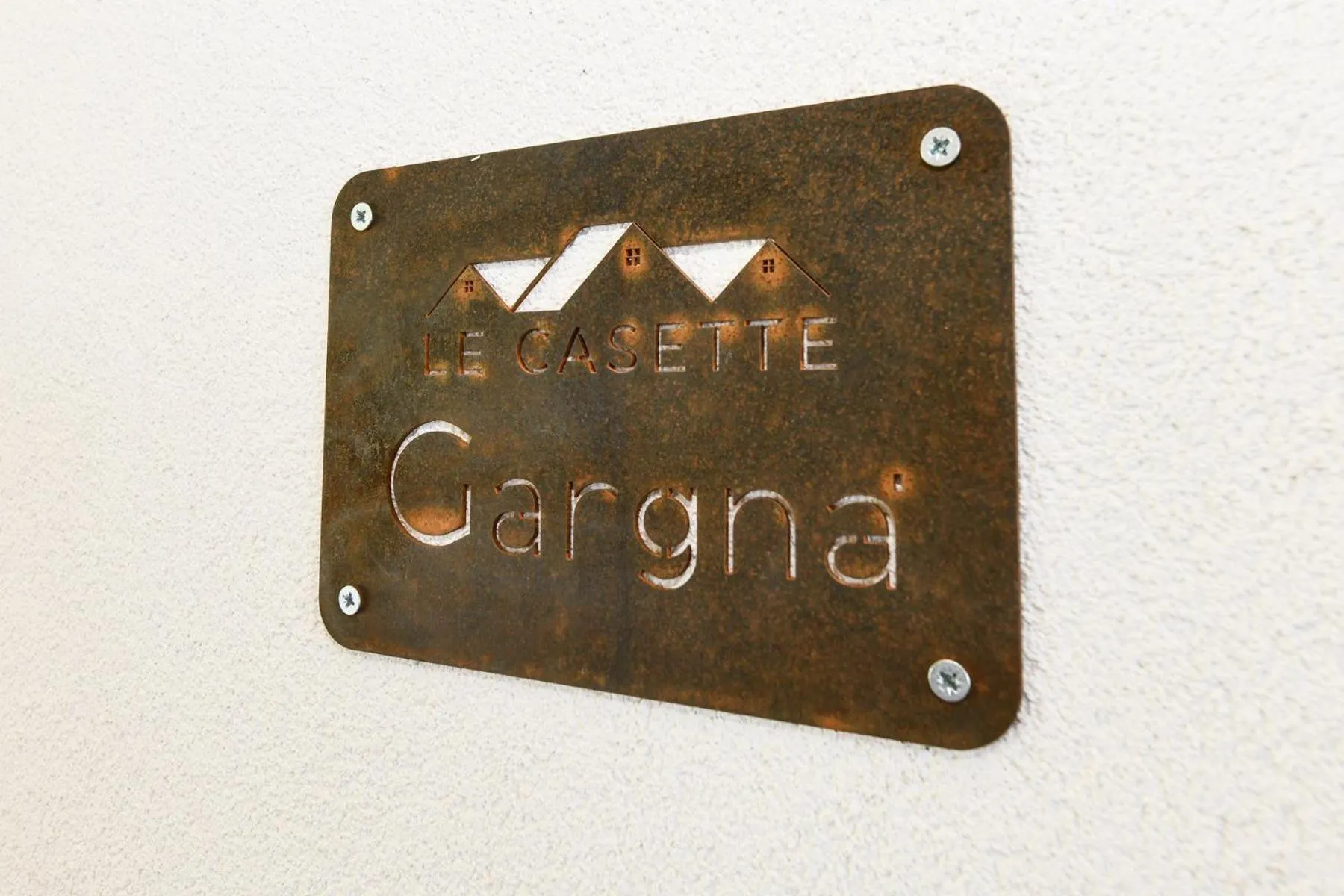 Decorative detail in Le Casette - Gargna