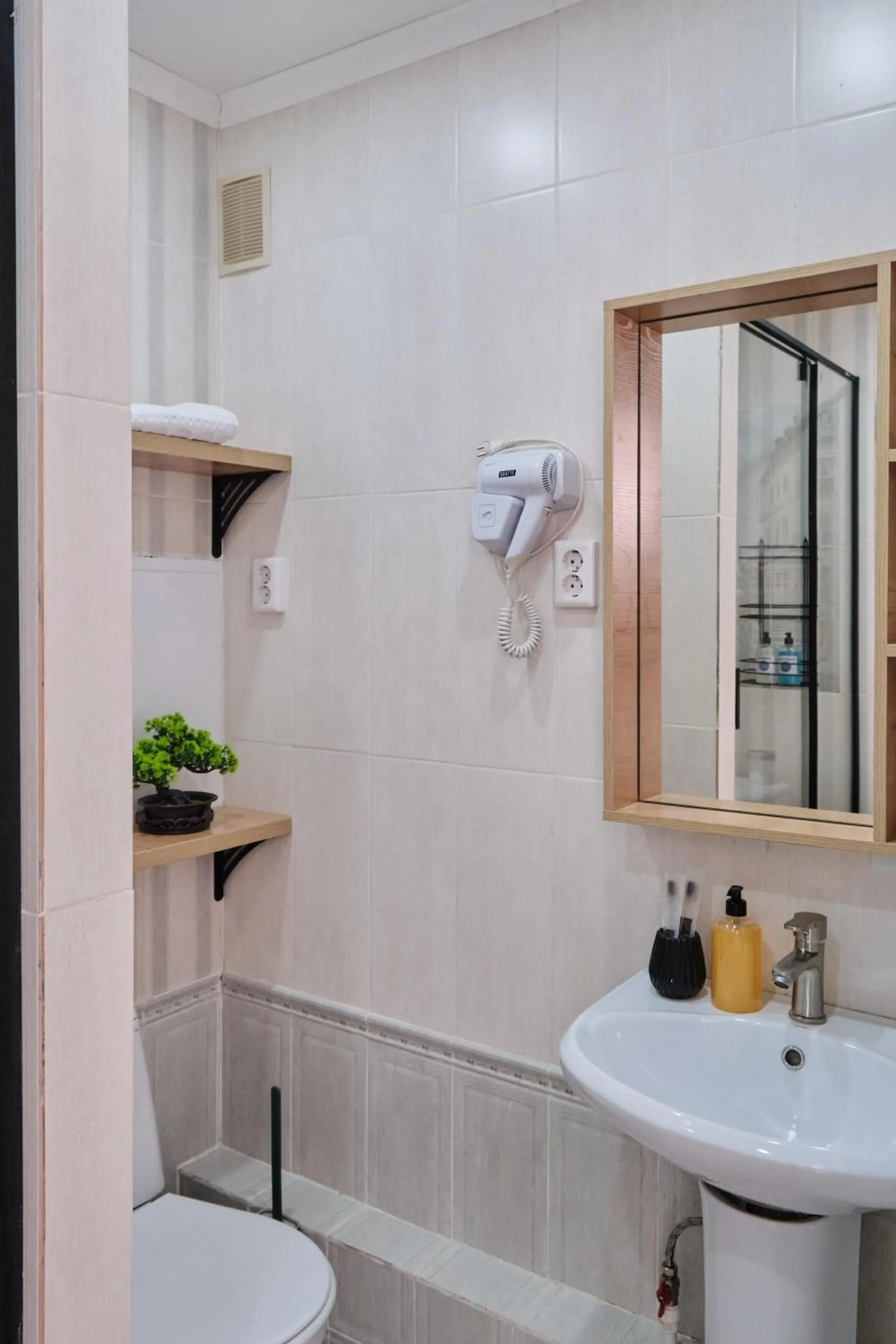 Seven City Apartments