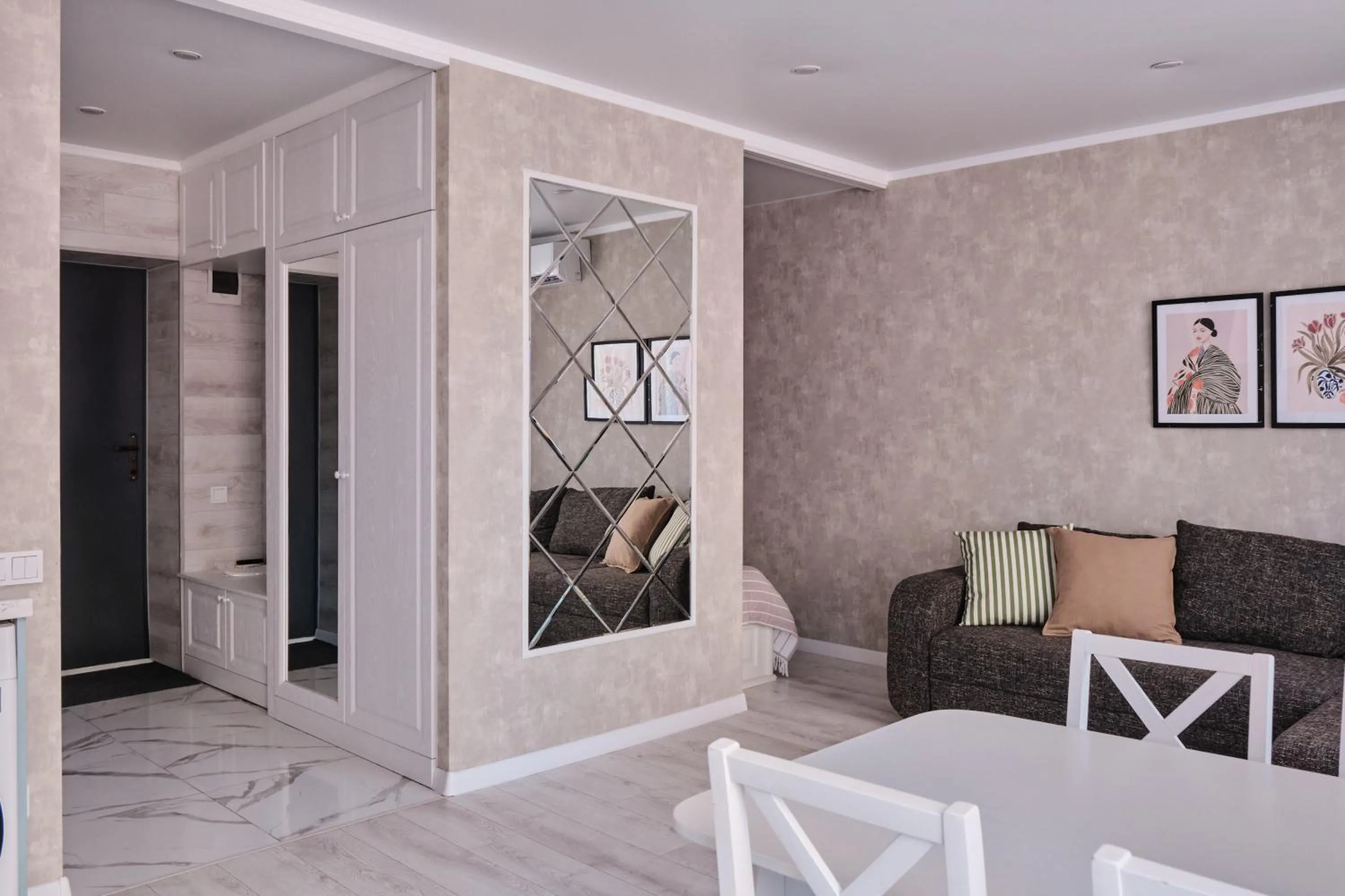 Seven City Apartments