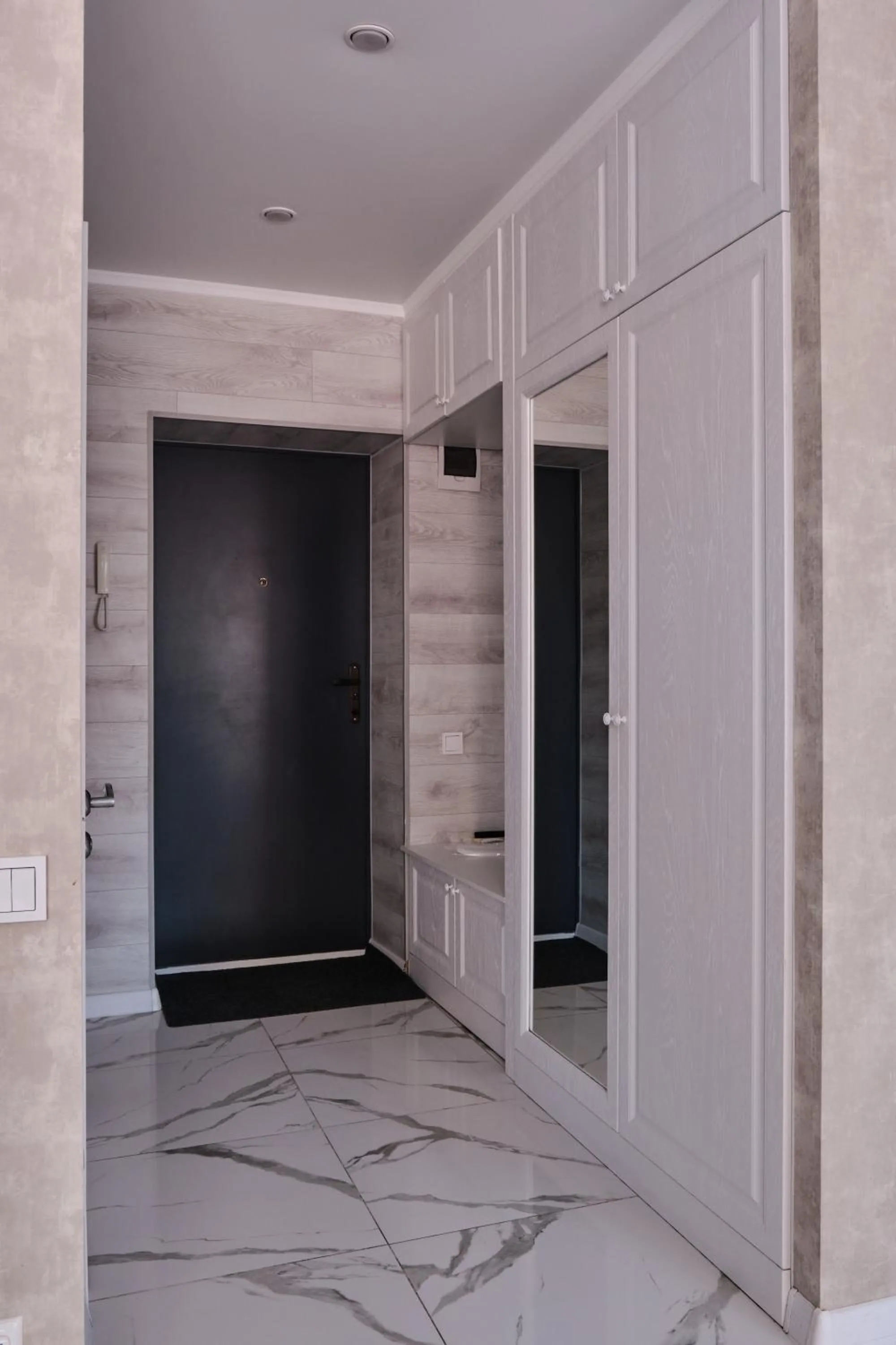 Seven City Apartments