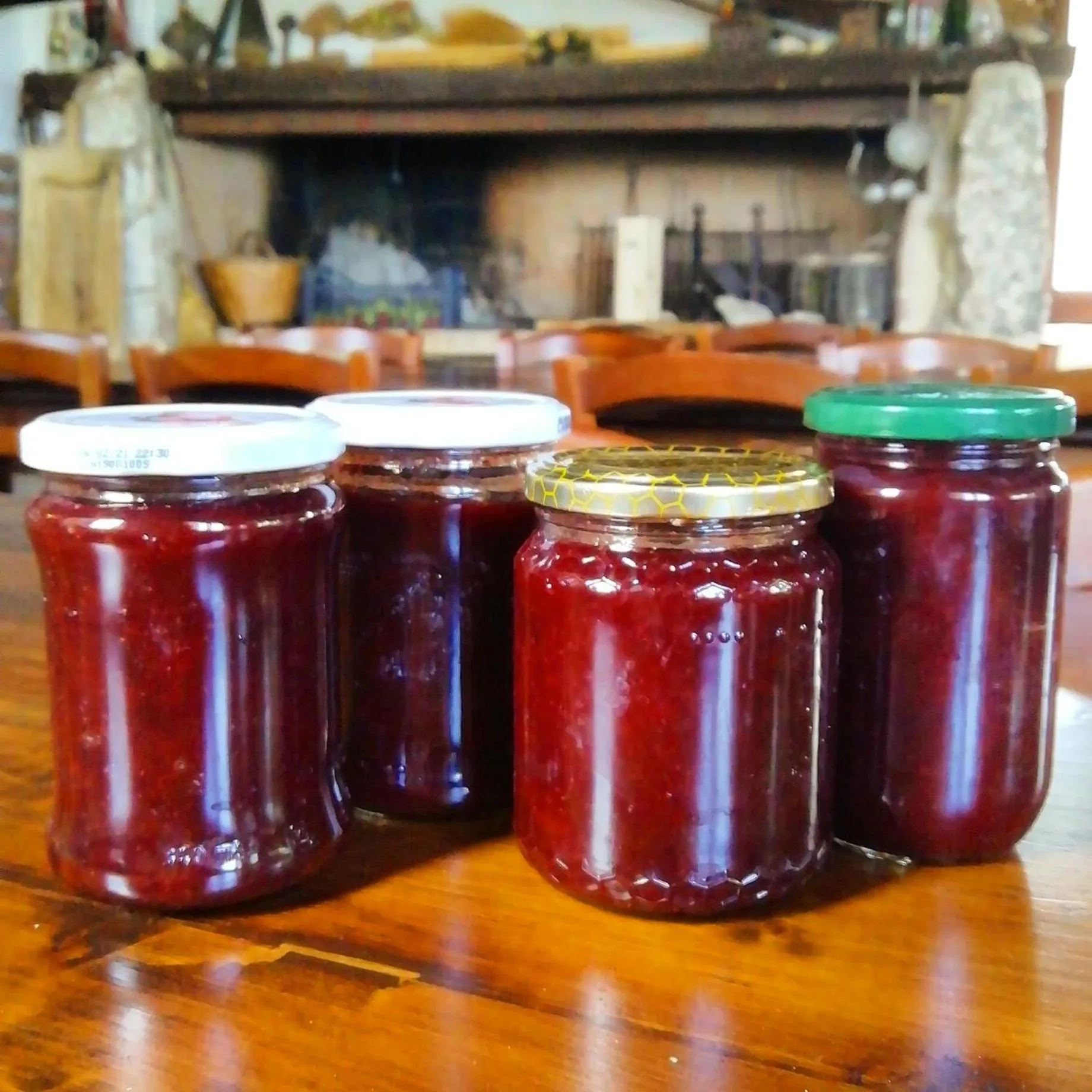 Communal lounge/ TV room in B&B Badde Cubas