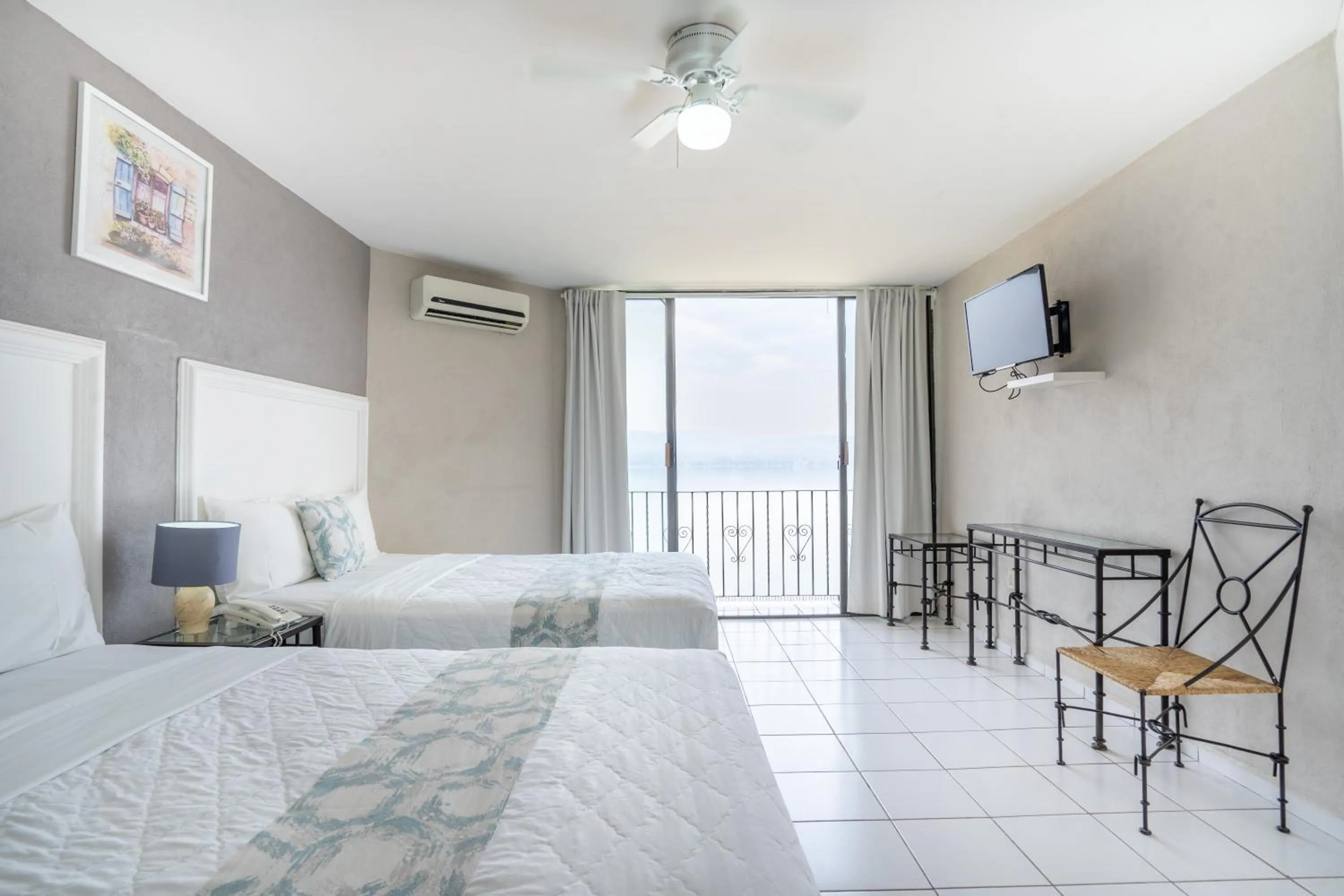 Double Room with Balcony in Hotel Master Club