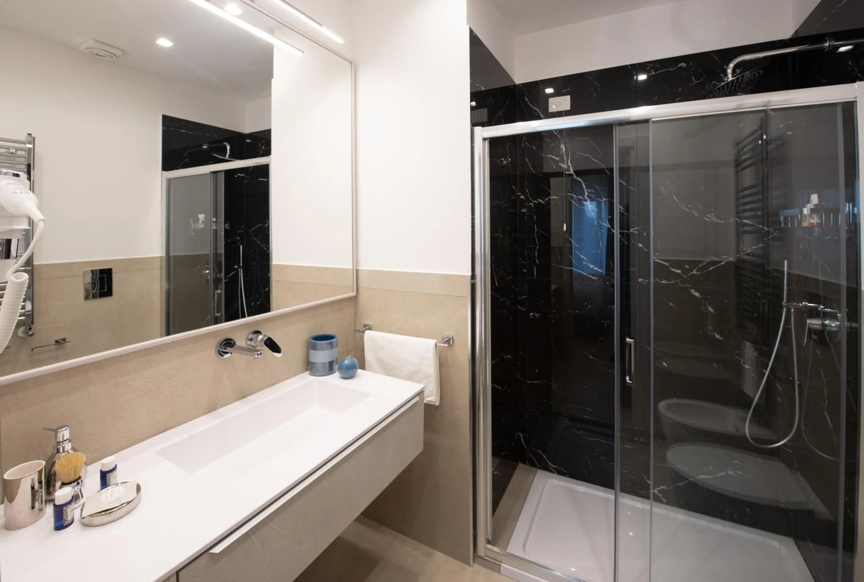 Bathroom in Napoli City Center - Appartamenti e Camere