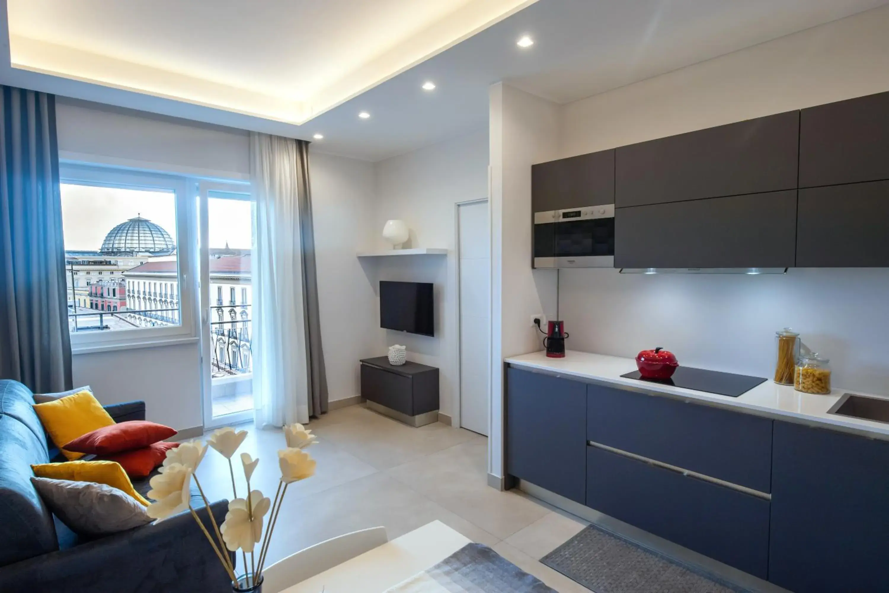 Apartment with Balcony in Napoli City Center - Appartamenti e Camere Apartment with Balcony in Napoli City Center - Appartamenti e Camere