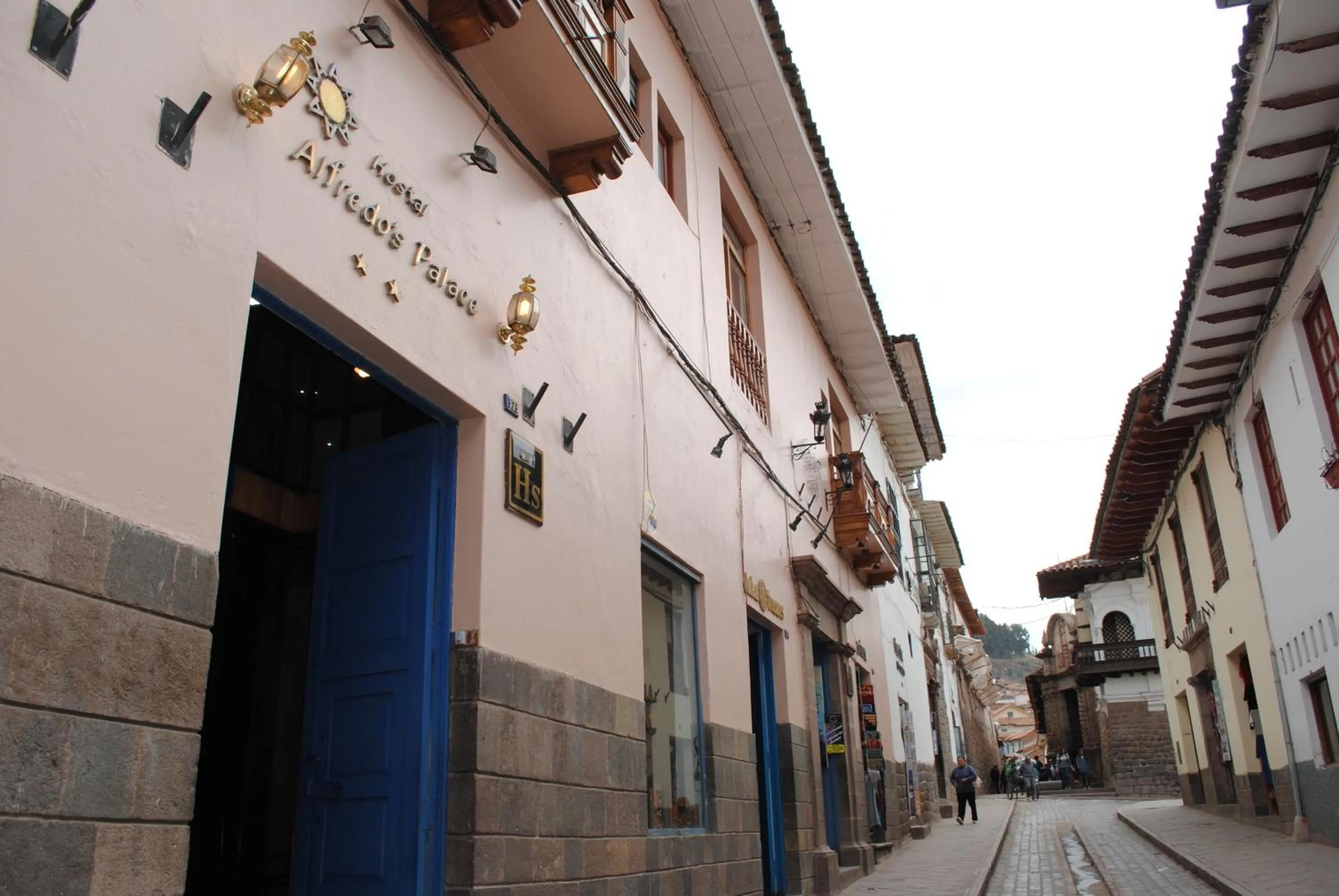 Facade/entrance in Hostal Alfredo's Palace