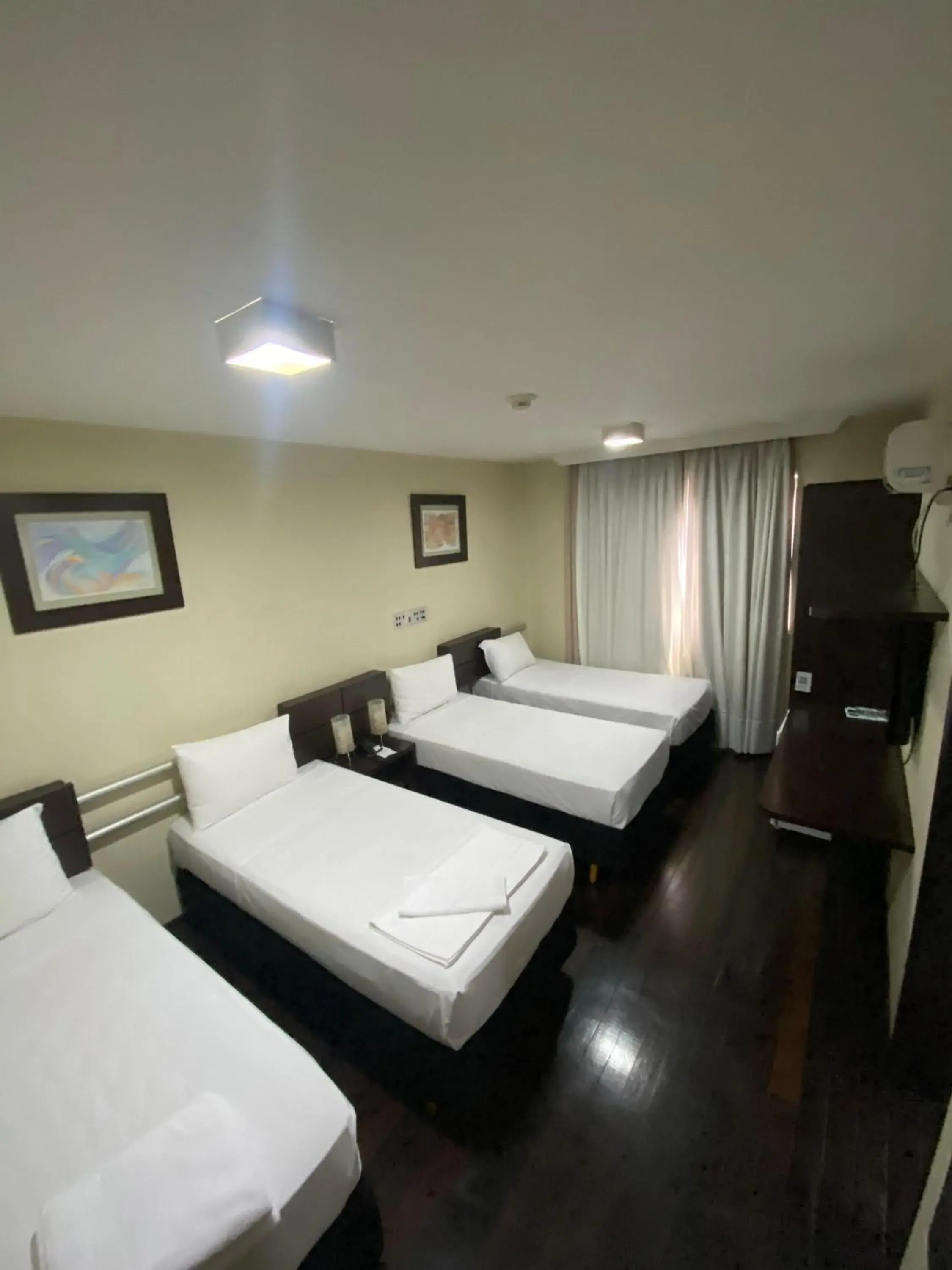 Quadruple Room in Santa Catarina Plaza Hotel Quadruple Room in Santa Catarina Plaza Hotel