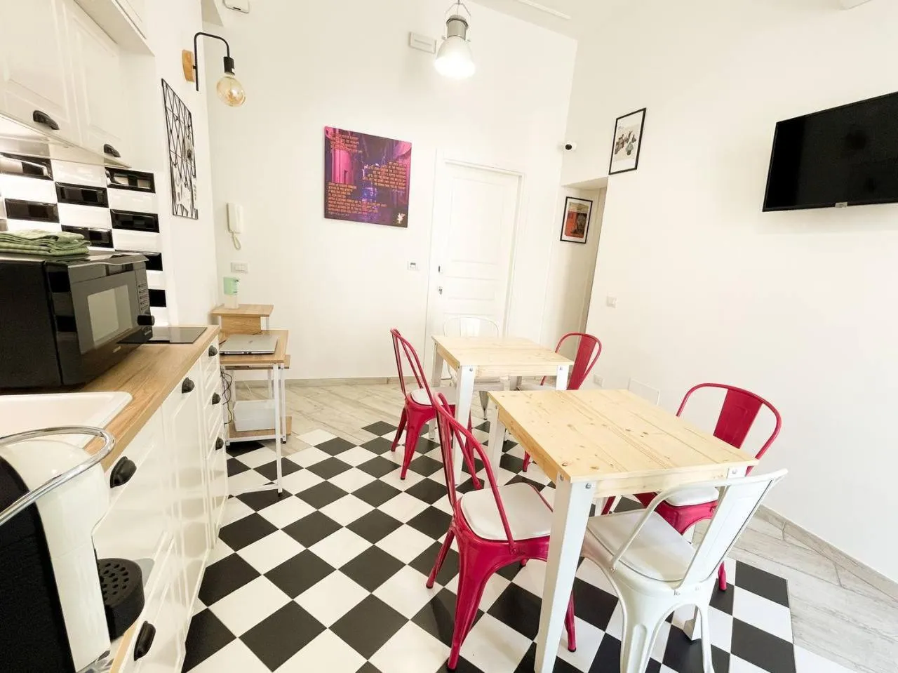 Communal lounge/ TV room in BaRock B&B Palermo